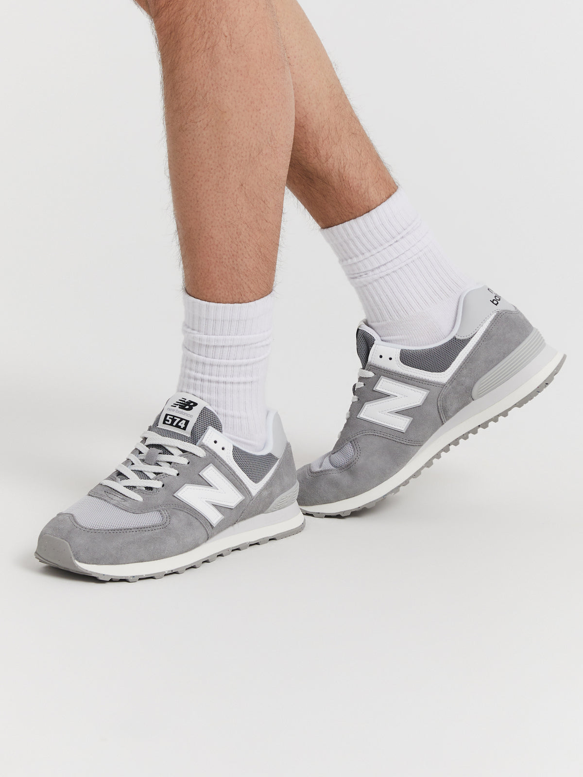 Unisex 574 Sneakers in Grey