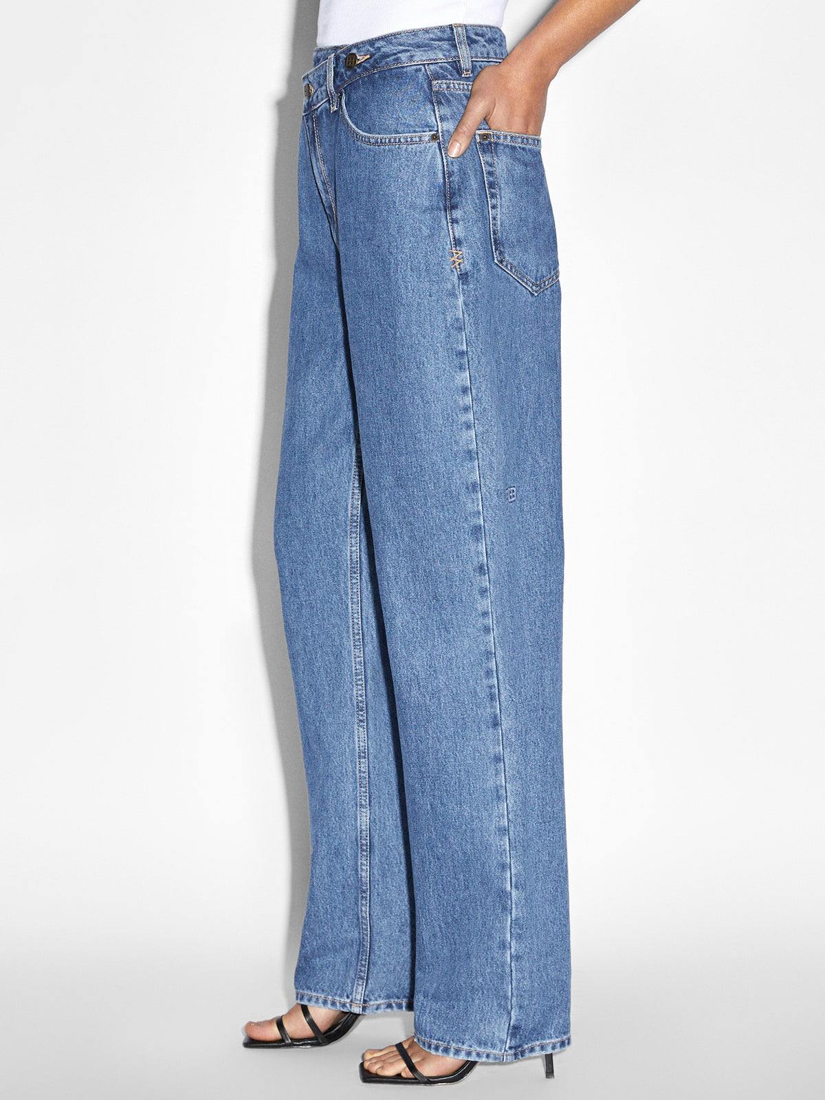 Relax Jeans in Heritage Blue