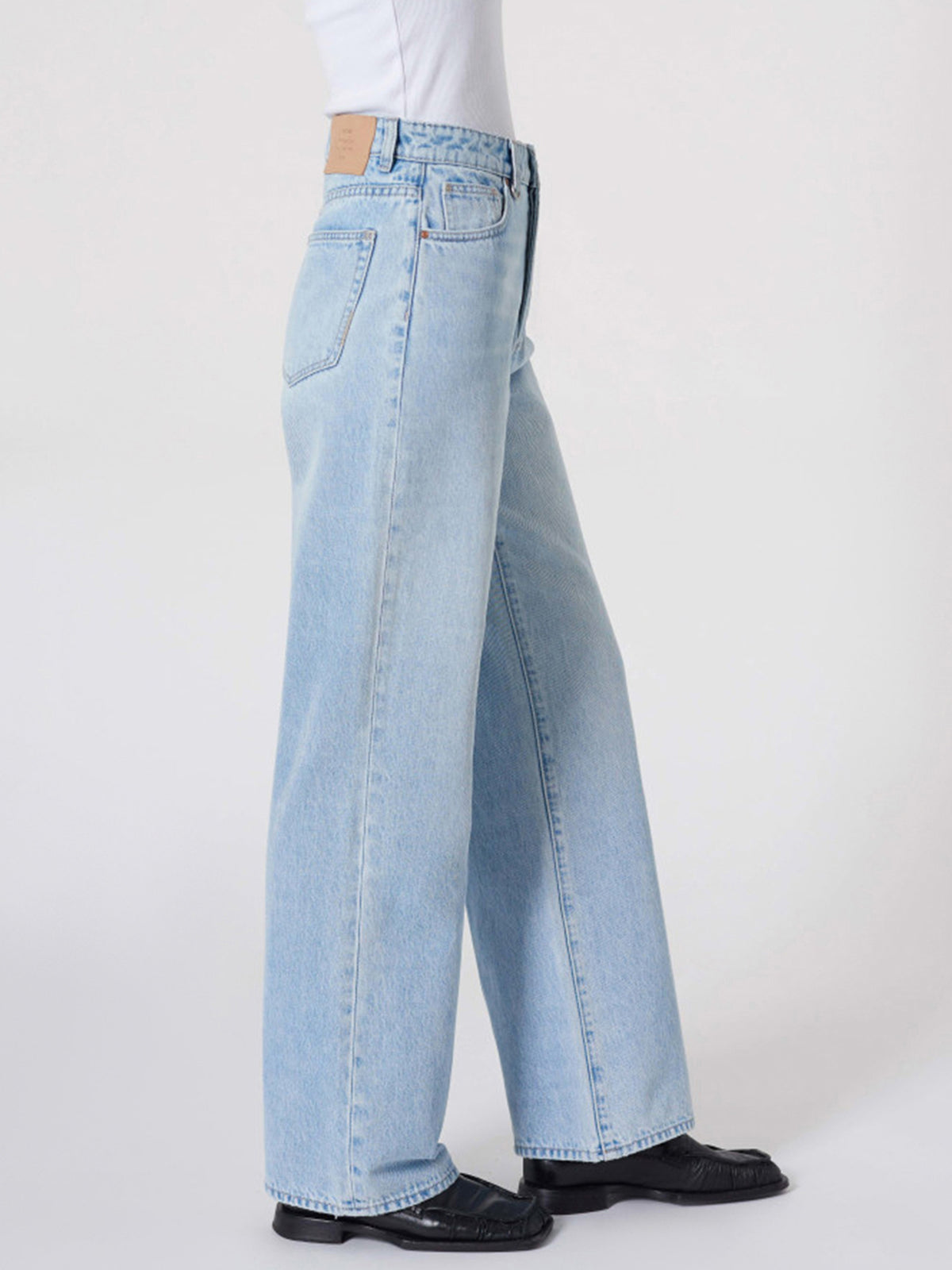 Coco Relaxed Jeans in Jetlag Light Vintage Indigo