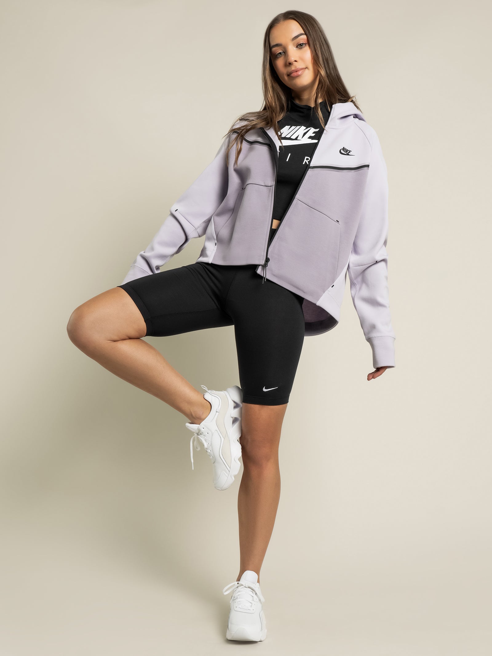 Sportswear Essential Mid-Rise Bike Shorts