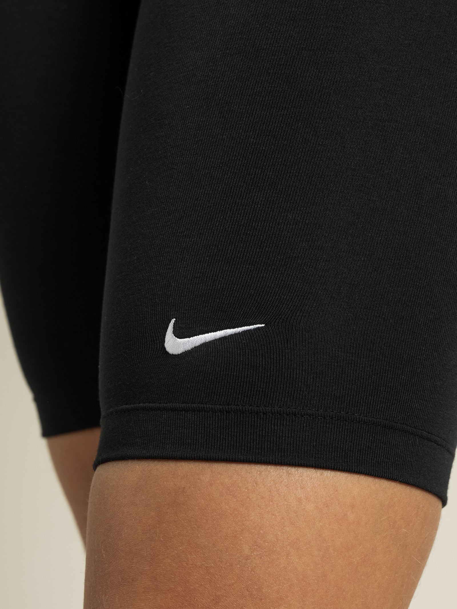 Sportswear Essential Mid-Rise Bike Shorts