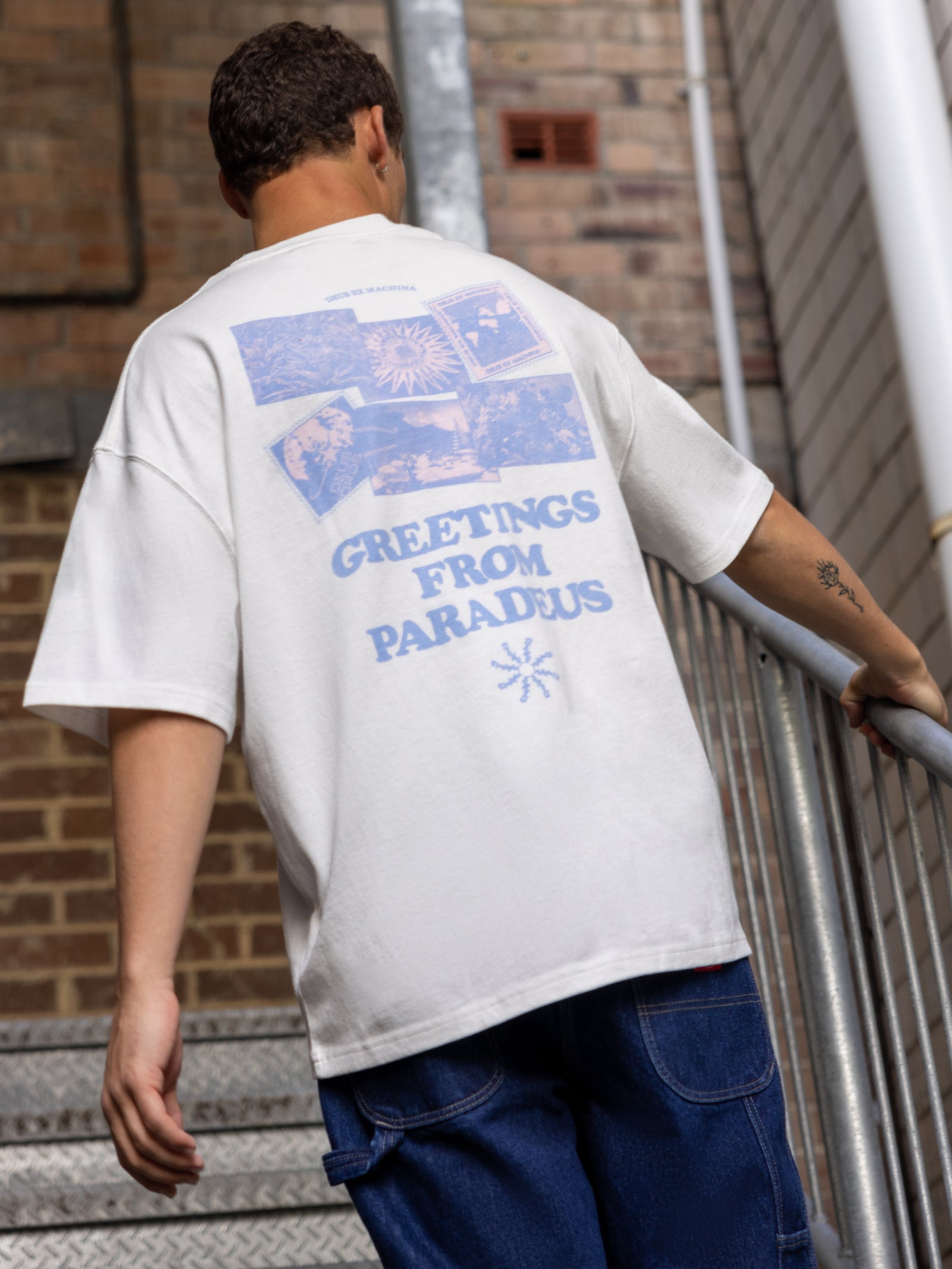 Paradeus T-Shirt in Vintage White