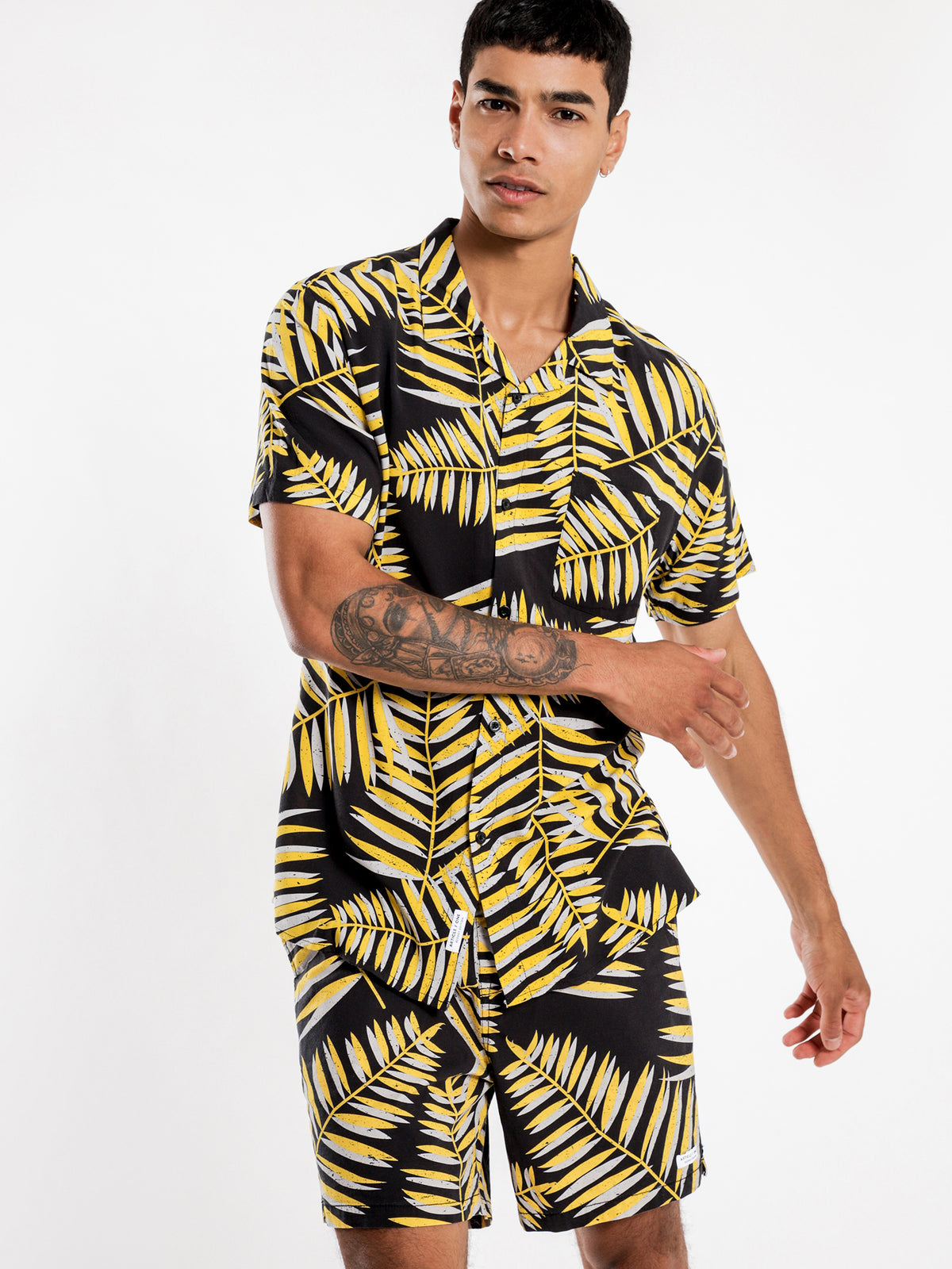 Bronte Short Sleeve Shirt in Washed Black &amp; Yellow