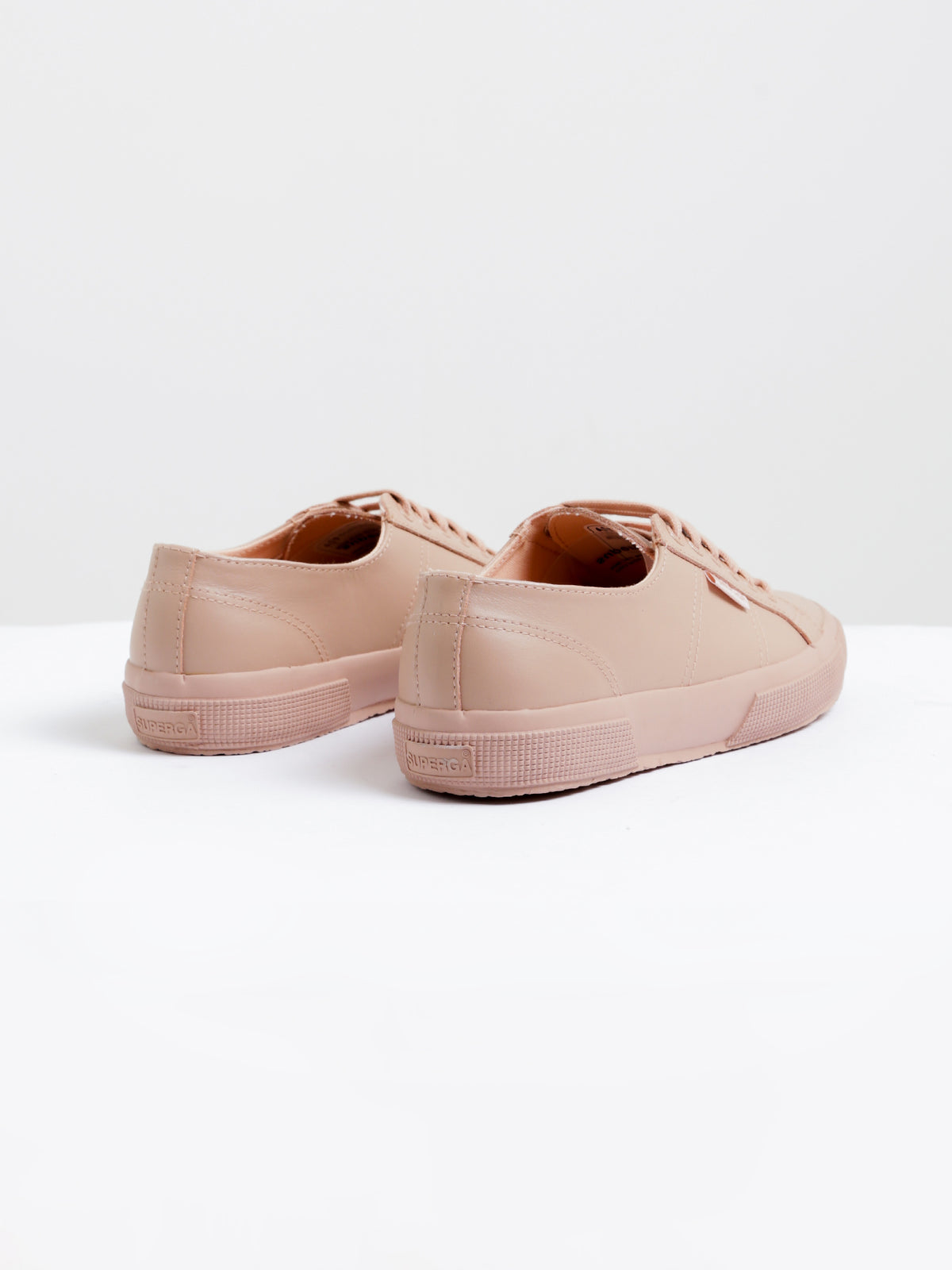 Womens 2750 FGLU Sneakers in Light Pink Leather