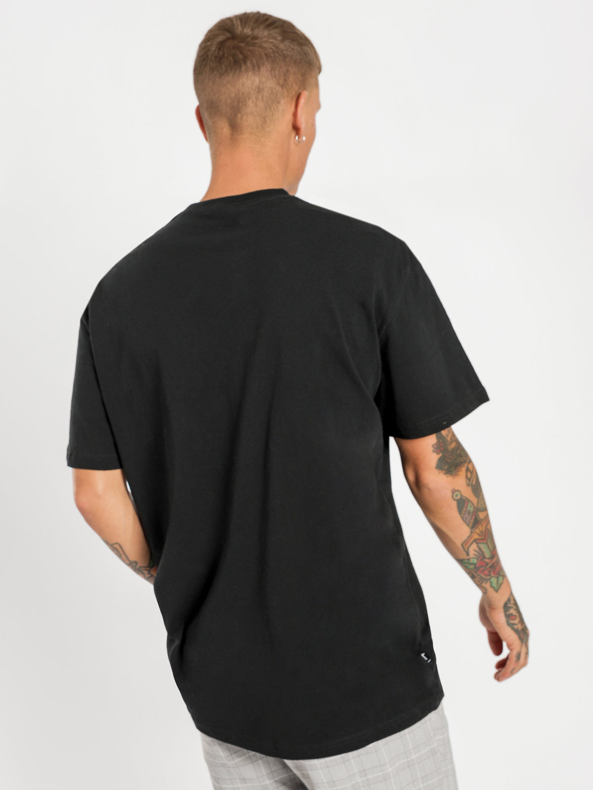 Solid Tour Short Sleeve T-Shirt in Black