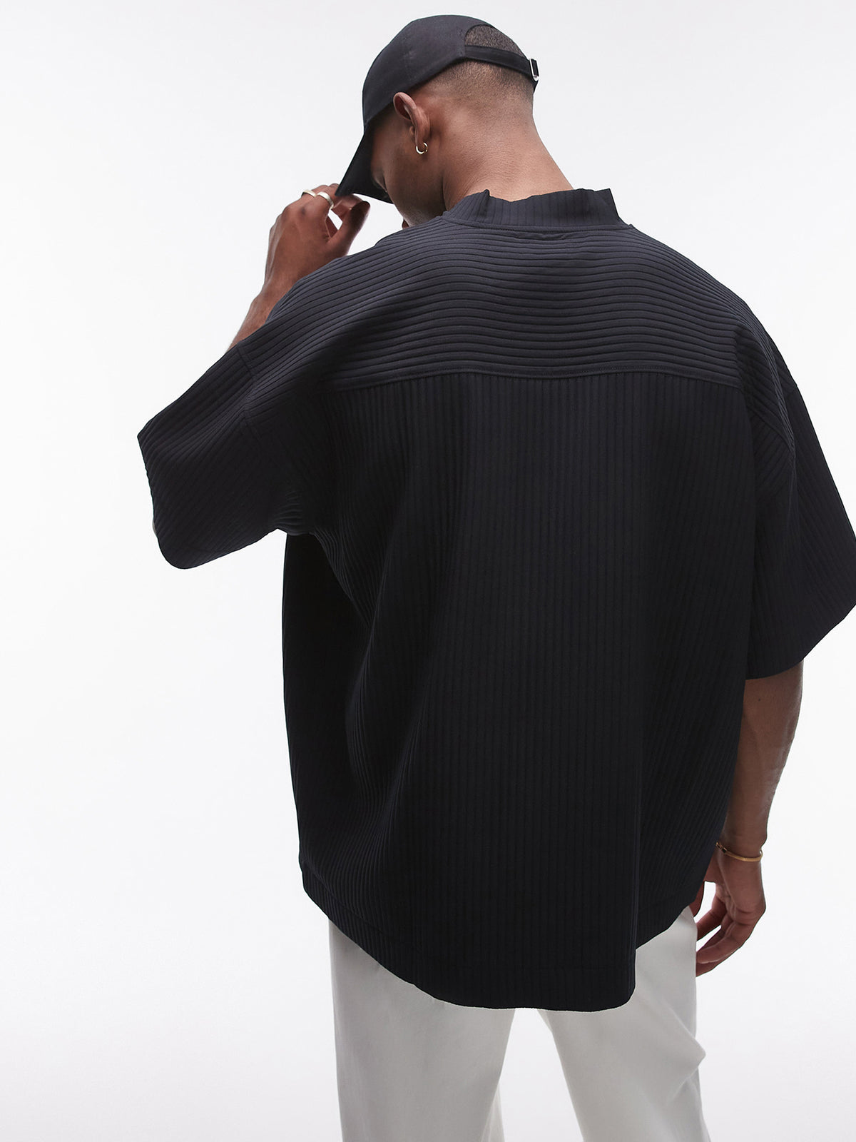 Topman Oversized V-Neck Plisse T-Shirt | BLACK