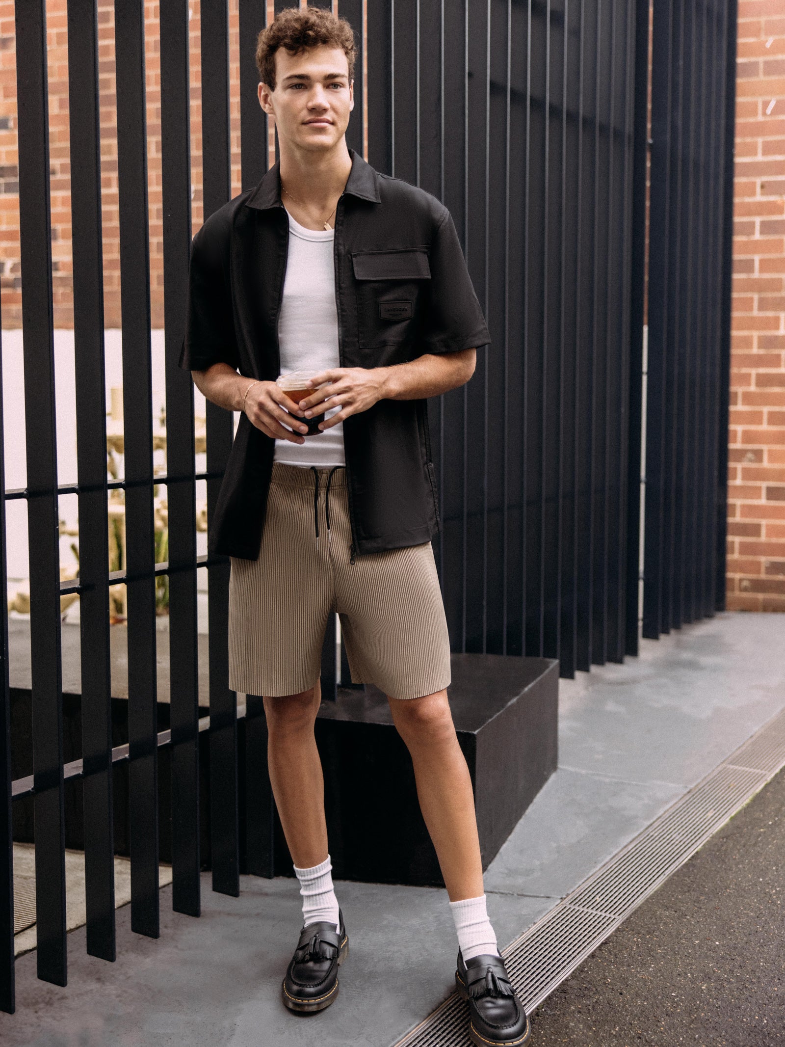 Zanerobe Pleated Short Khaki Glue Store