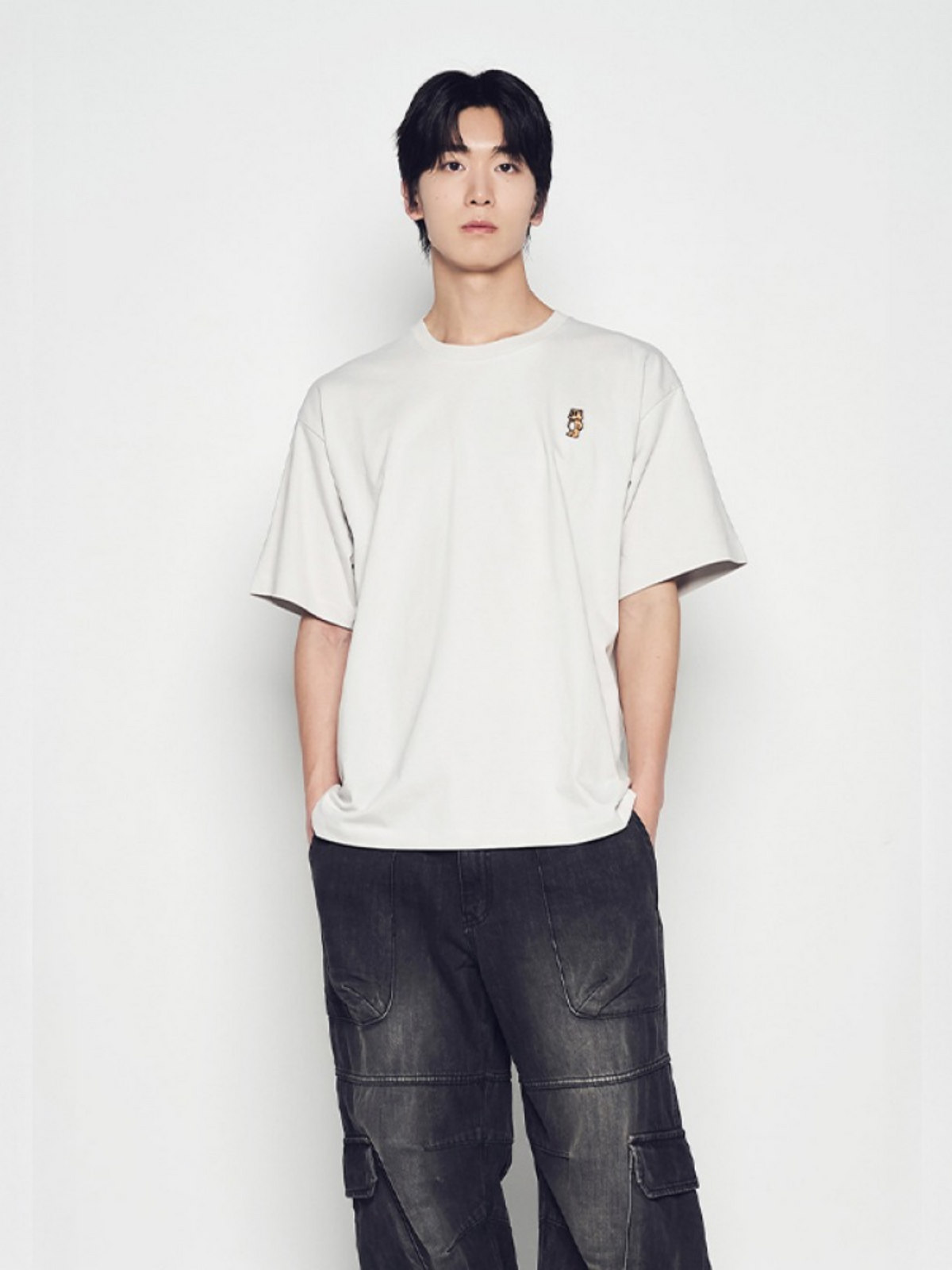 ADLV Stand Ac Bear Short Sleeve T-Shirt | Light Grey