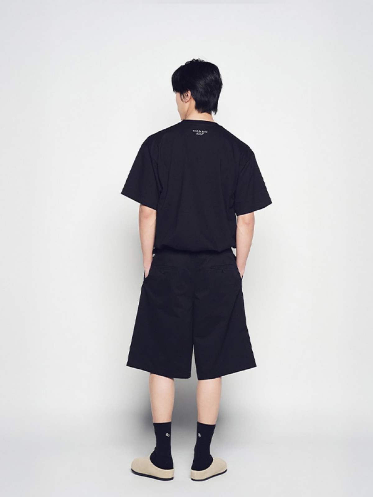 ADLV Stand Ac Bear Short Sleeve T-Shirt | Black