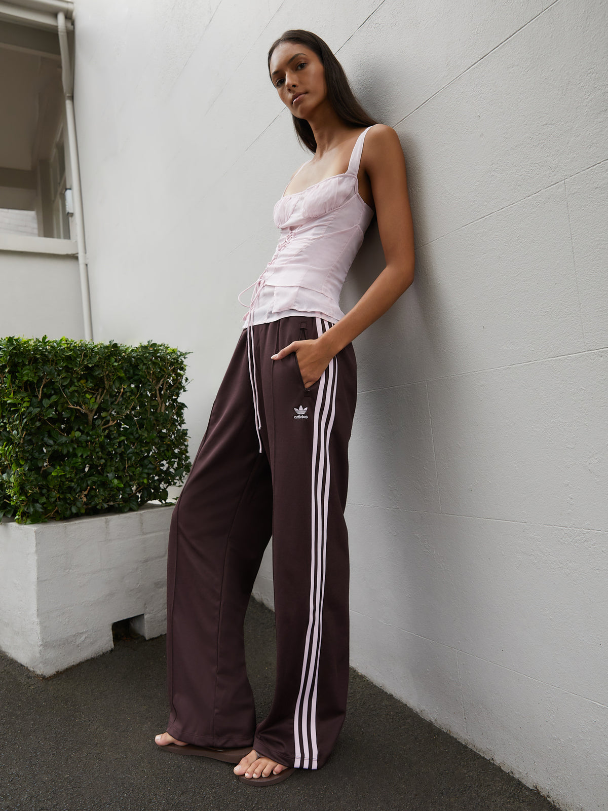 Beckenbauer Track Pants in Shadow Brown