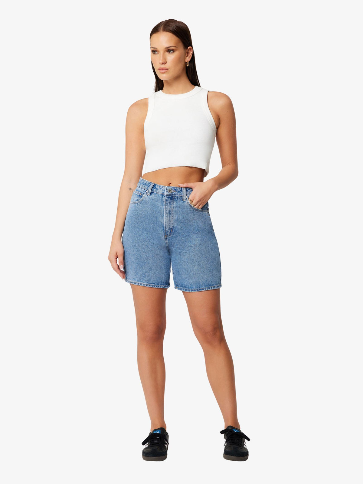 Abrand Carrie Short Naomi | Mid Vintage Blue