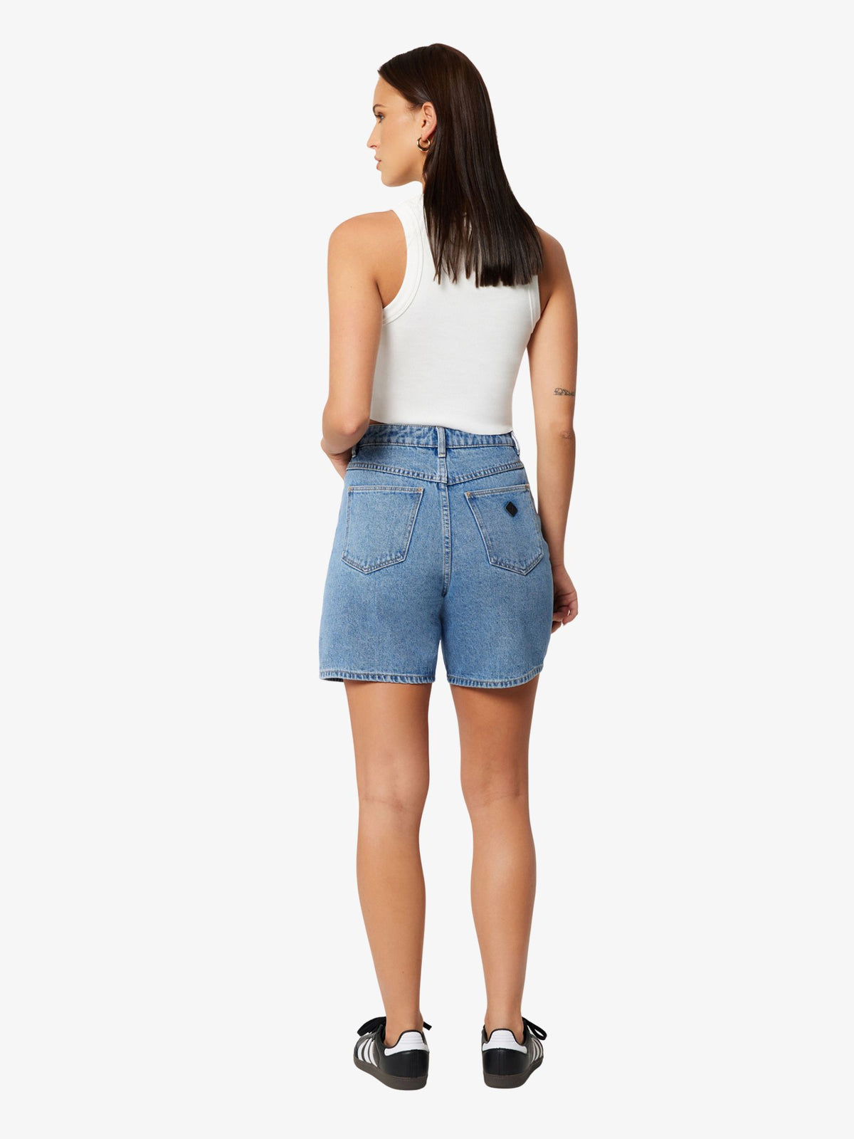 Abrand Carrie Short Naomi | Mid Vintage Blue