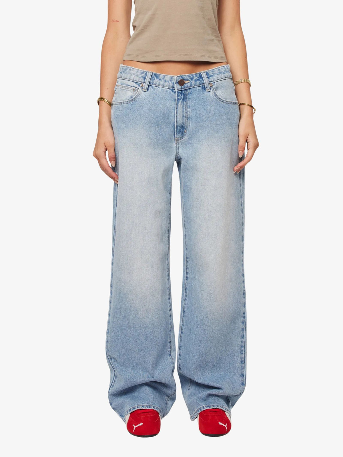 Abrand 99 Low Baggy Jeans | Kaia Worn