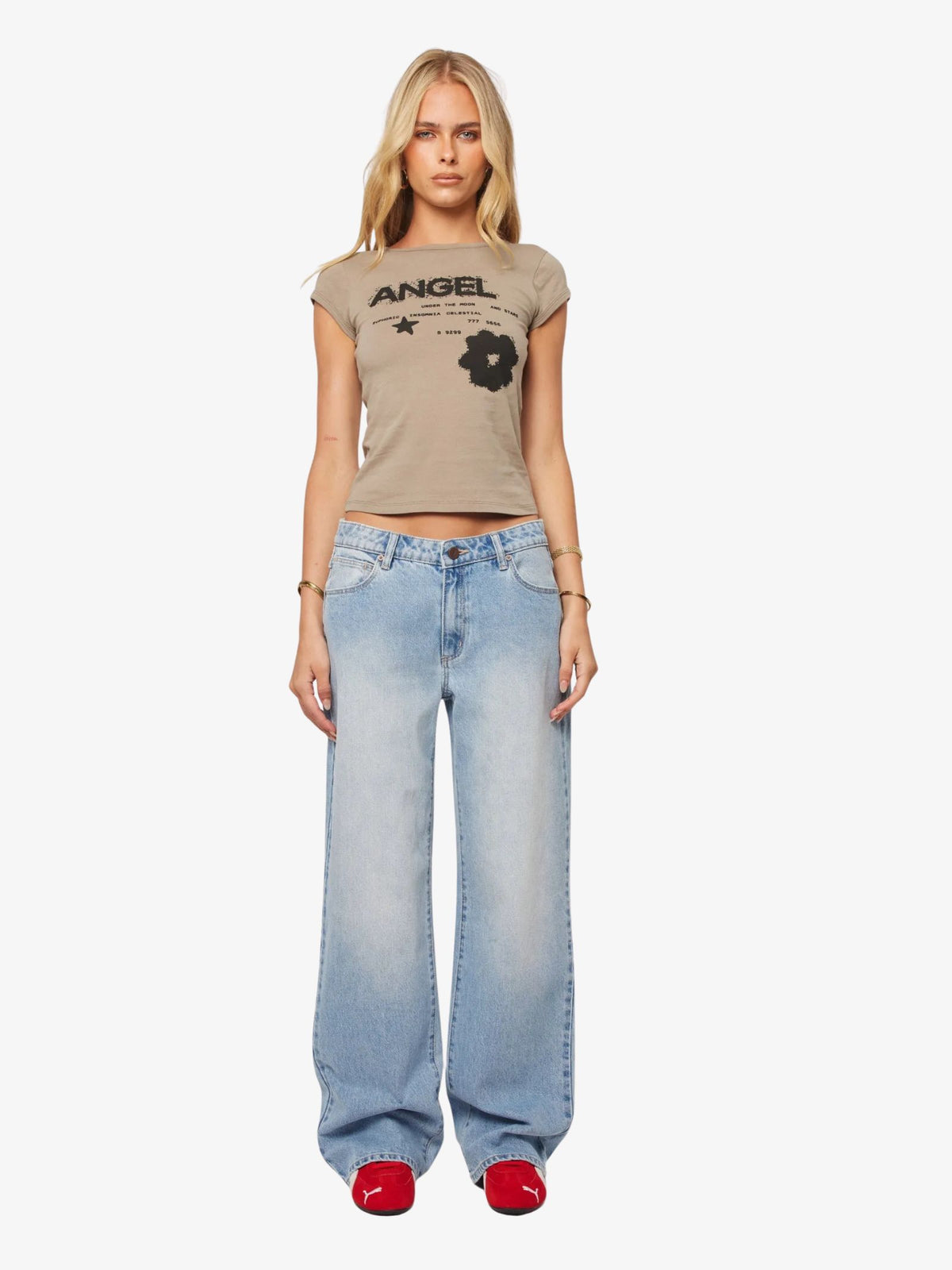 Abrand 99 Low Baggy Jeans | Kaia Worn