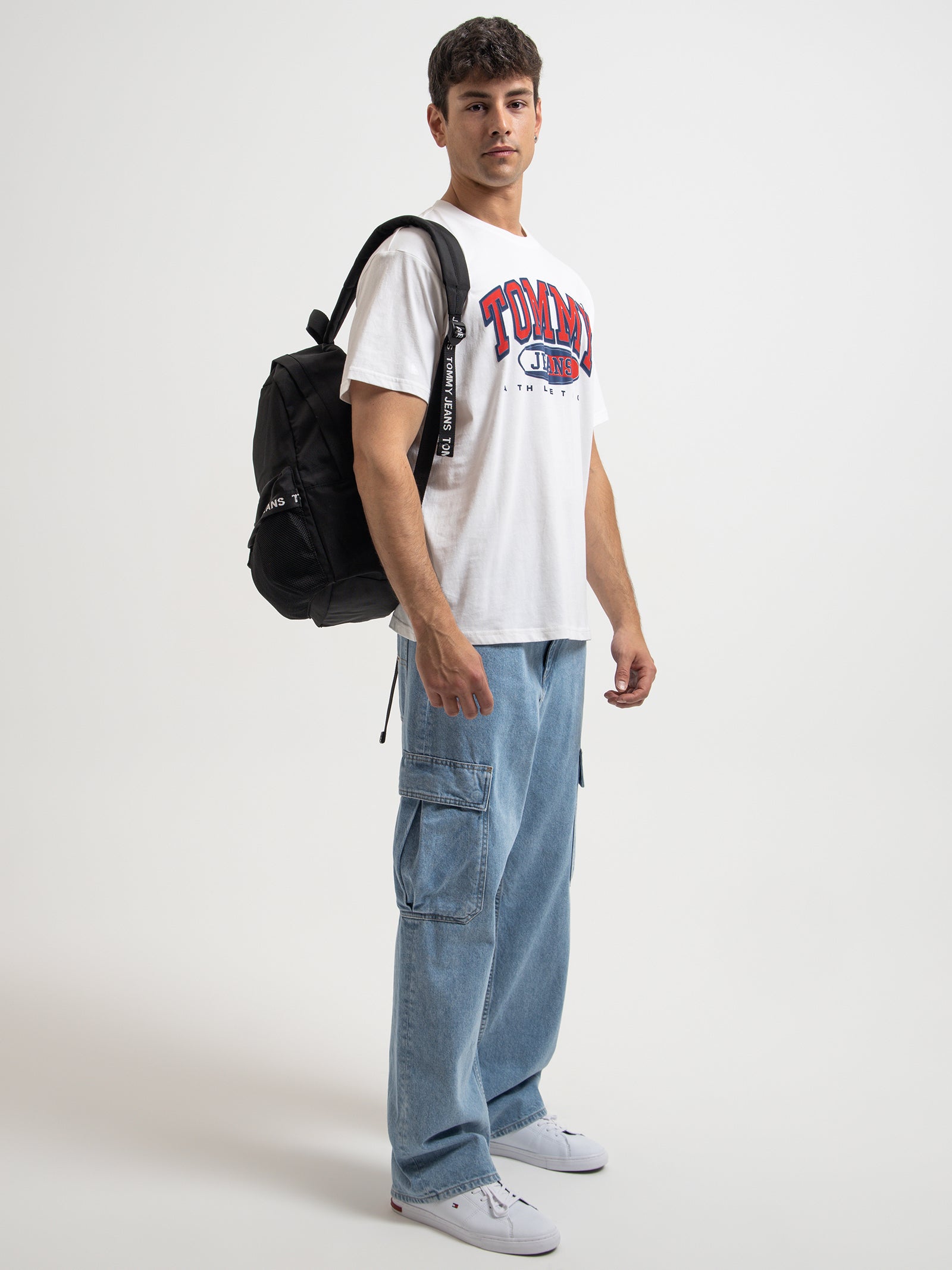 Essential Graphic Logo Relaxed Fit T-Shirt