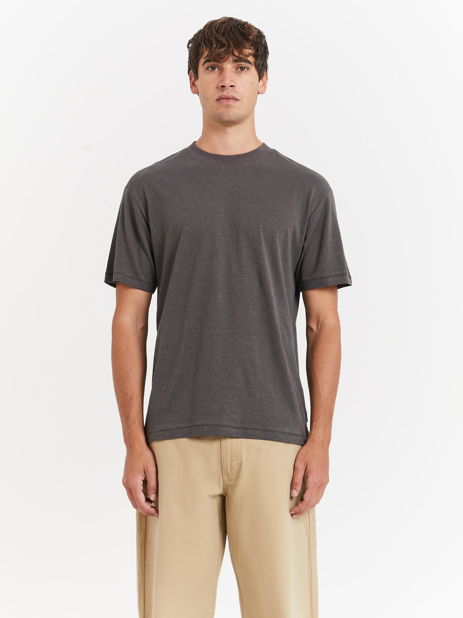 Ainsley Linen T-Shirt in Coal