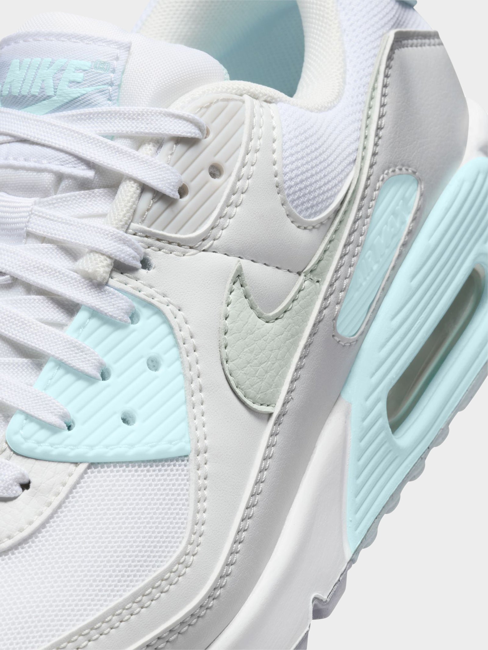 Nike Womens Air Max 90 White/Light Silver/Glacier Blu