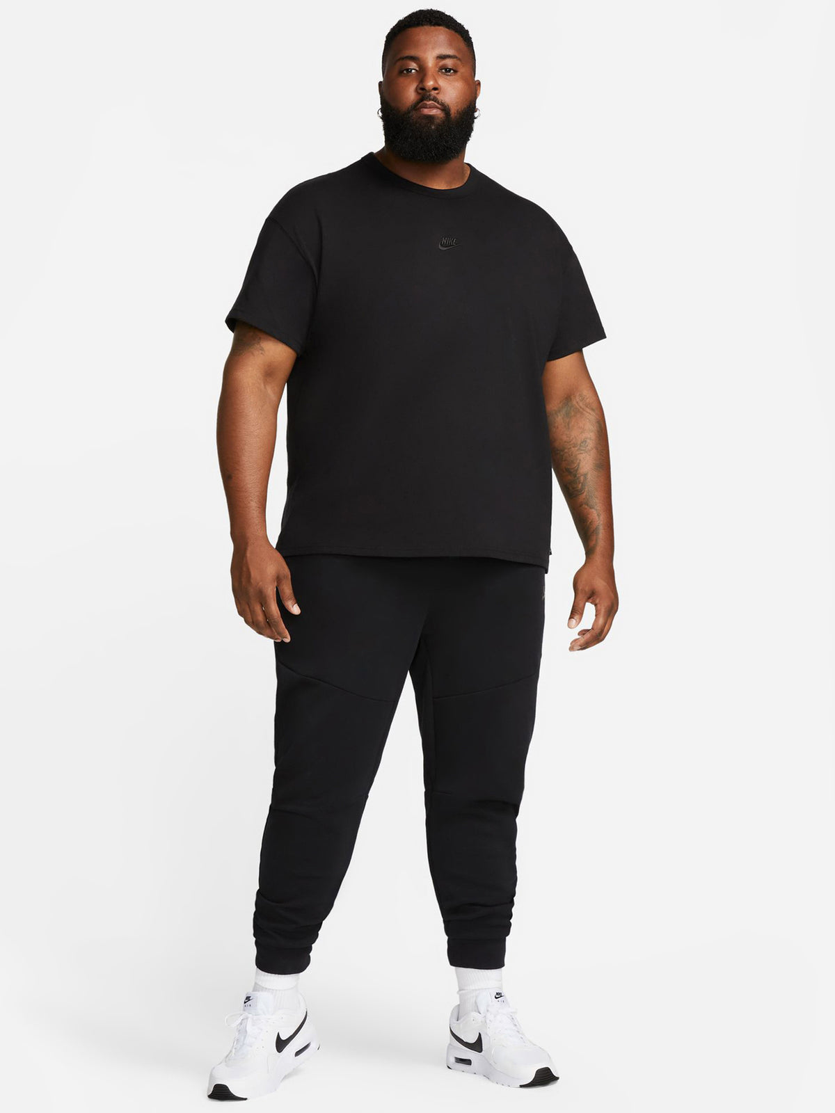 Sportswear Premium Essentials T-Shirt in Black