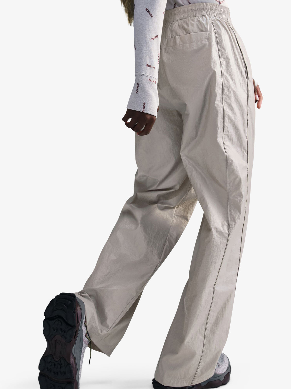 Nike Women's Woven High-Waisted Open-Hem Pants | LT IRON ORE/FLAT PEWTER