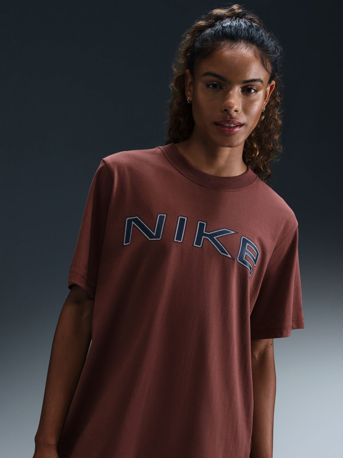 Nike Sportswear Phoenix T-Shirt | Red Sepia