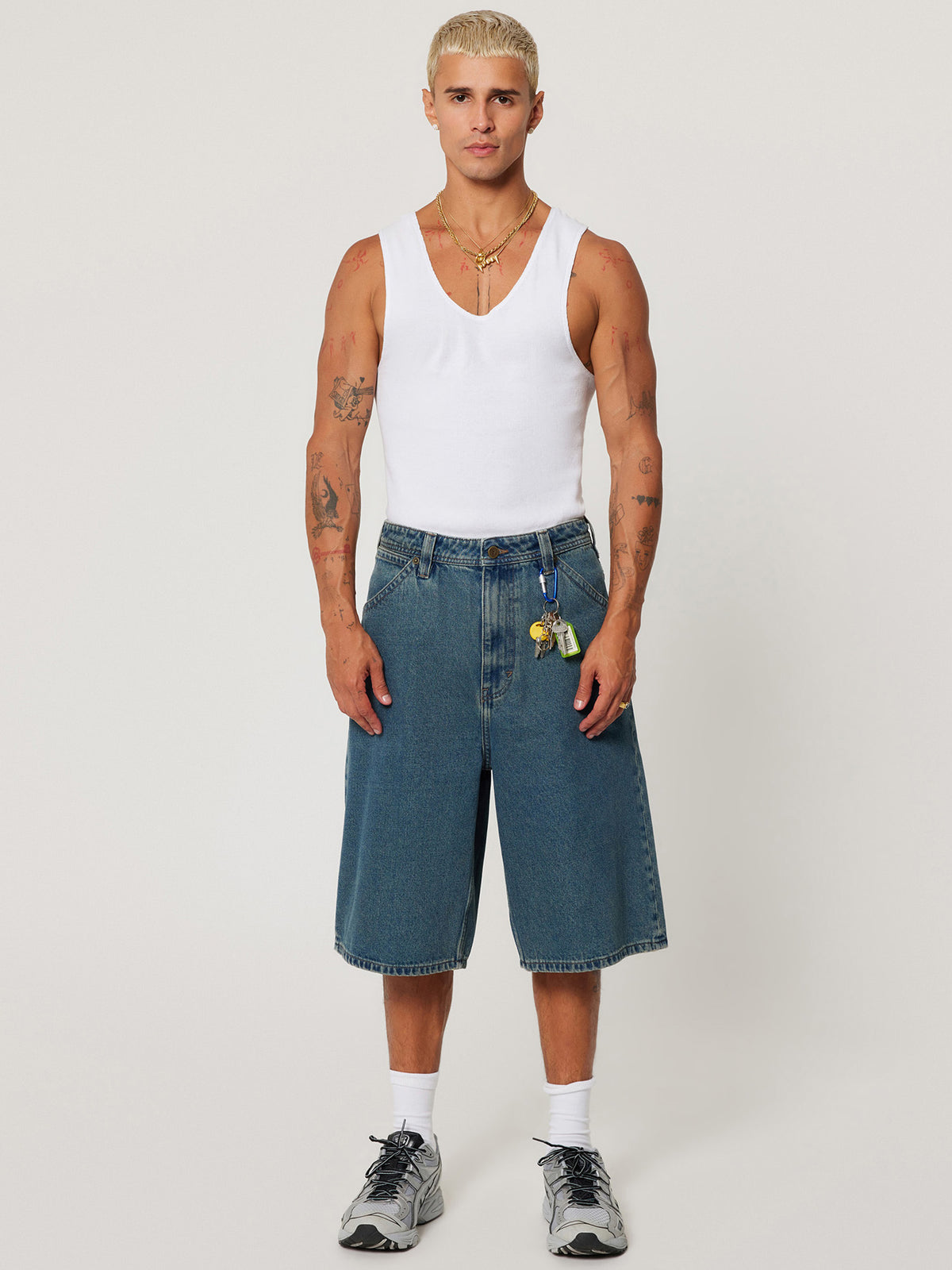 Abrand A6 Big Baggy Short Felix | Mid Vintage Indigo