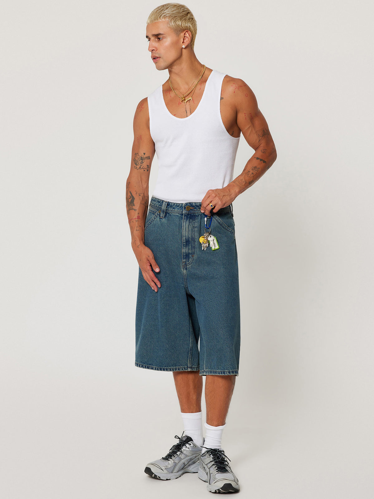 Abrand A6 Big Baggy Short Felix | Mid Vintage Indigo
