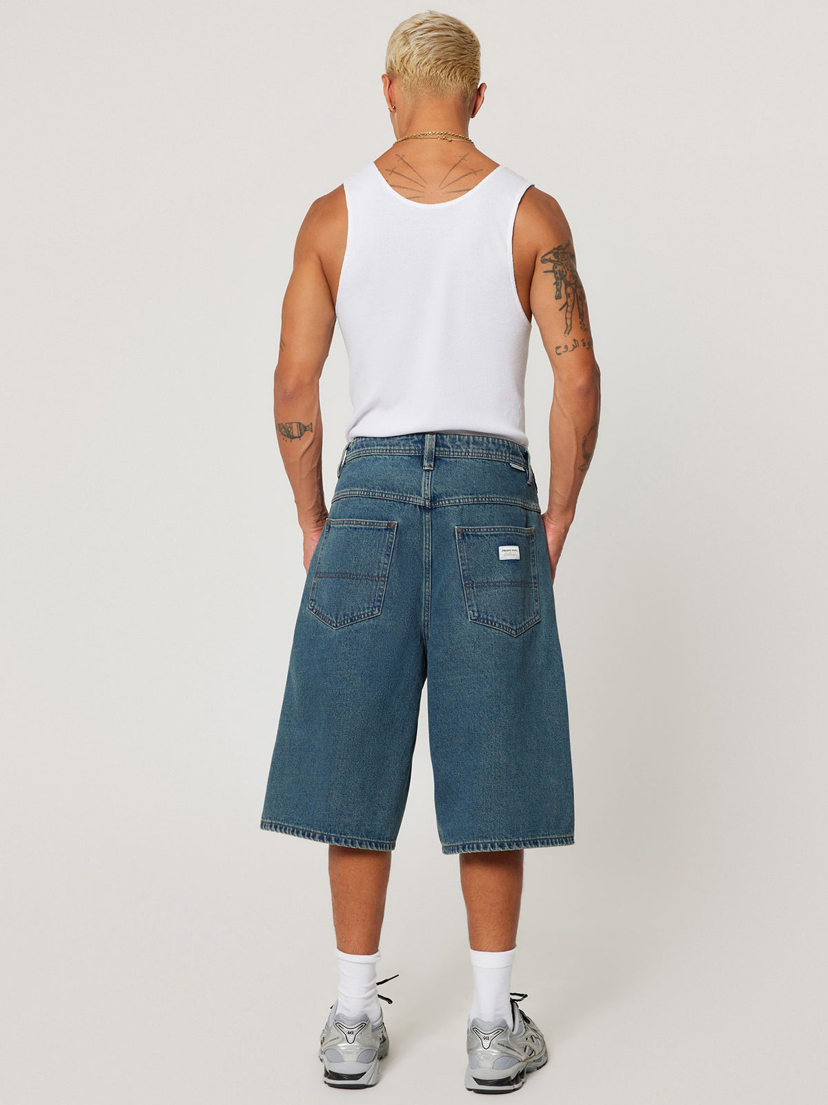 Abrand A6 Big Baggy Short Felix | Mid Vintage Indigo
