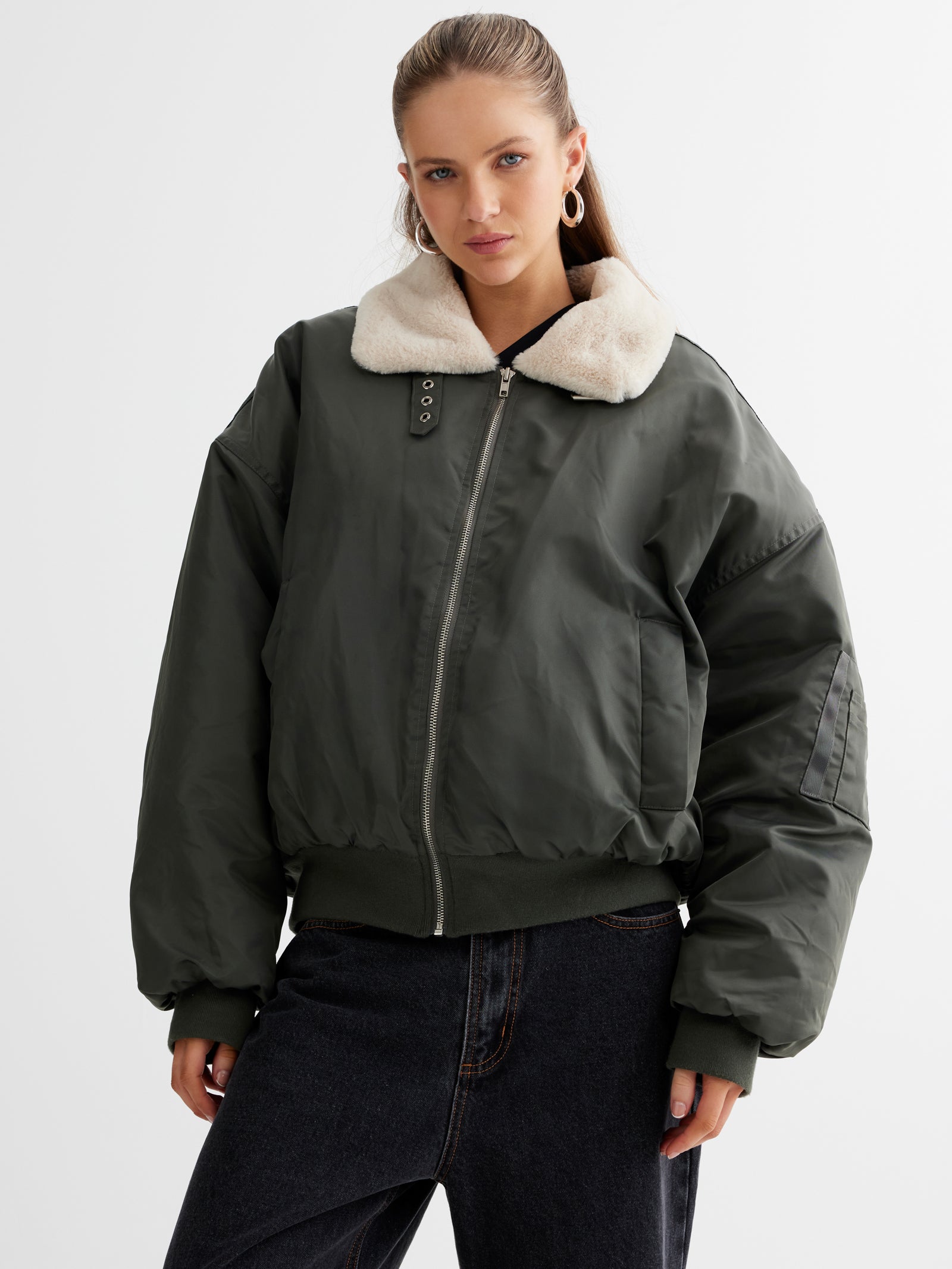 カーラ　CARLA fluffy jacket 2025年最新】Carla ジャケット・アウターの人気アイテム - メルカリ