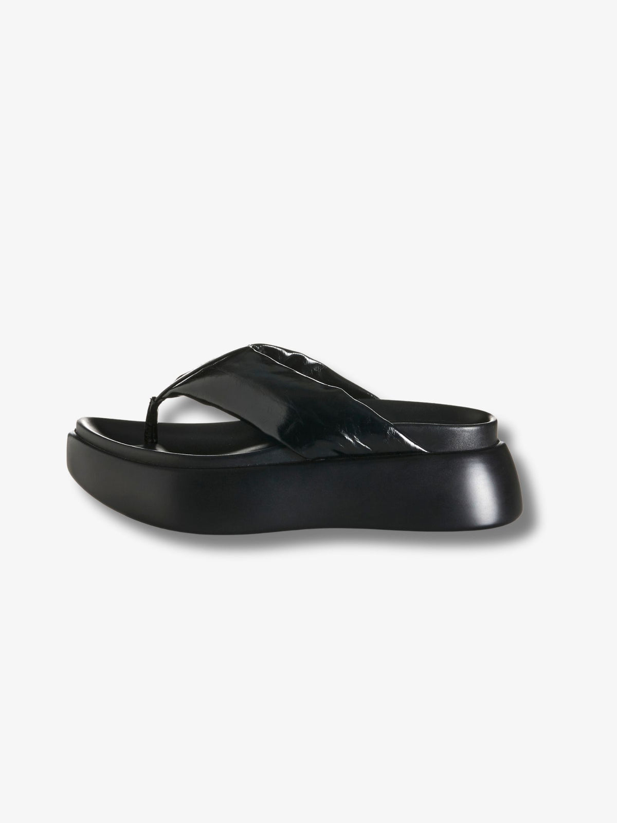 Alias Mae Cullen Sandals | Black Oily Leather
