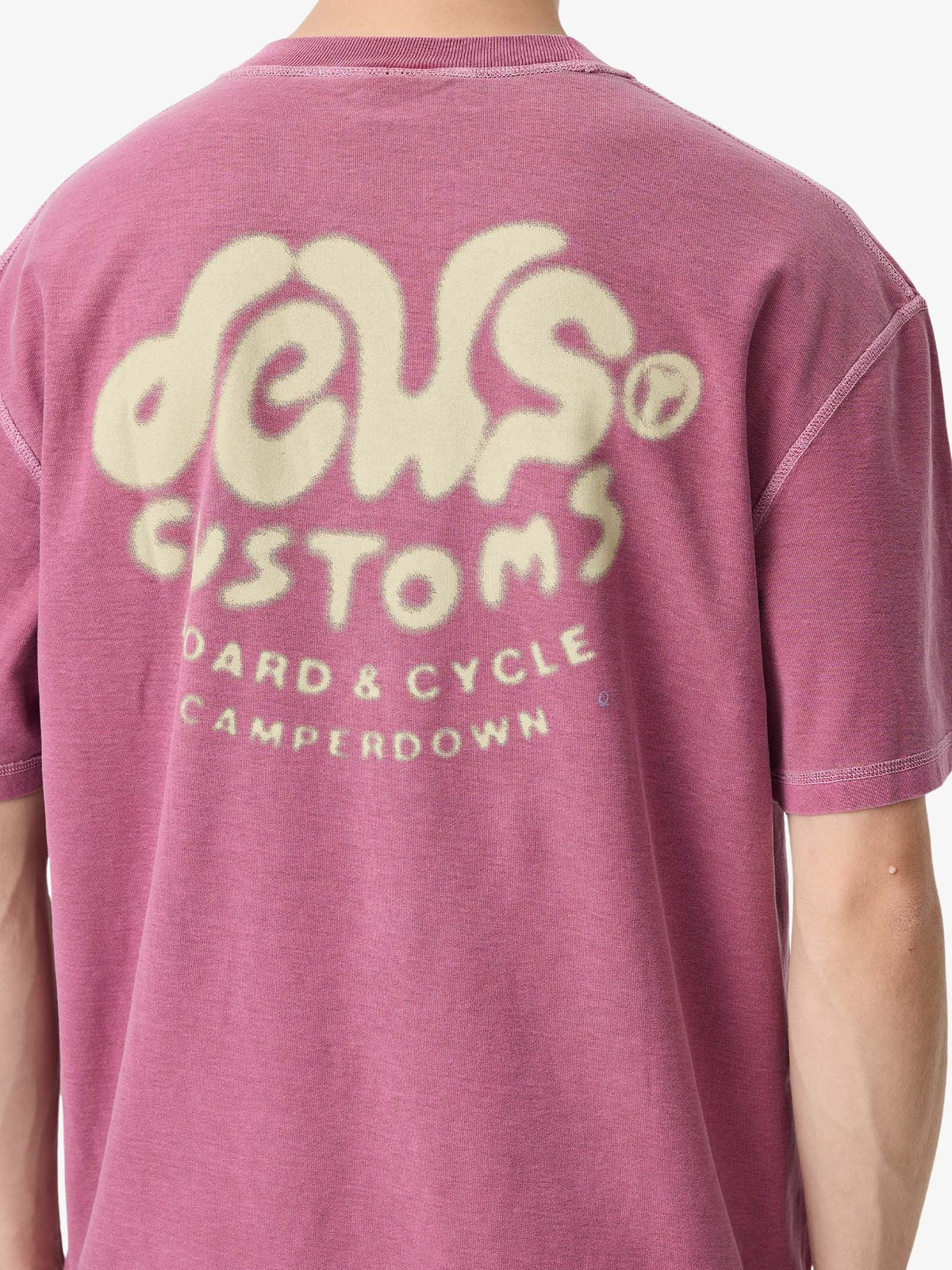 Deus Debris Reverse Tee | Dry Rose