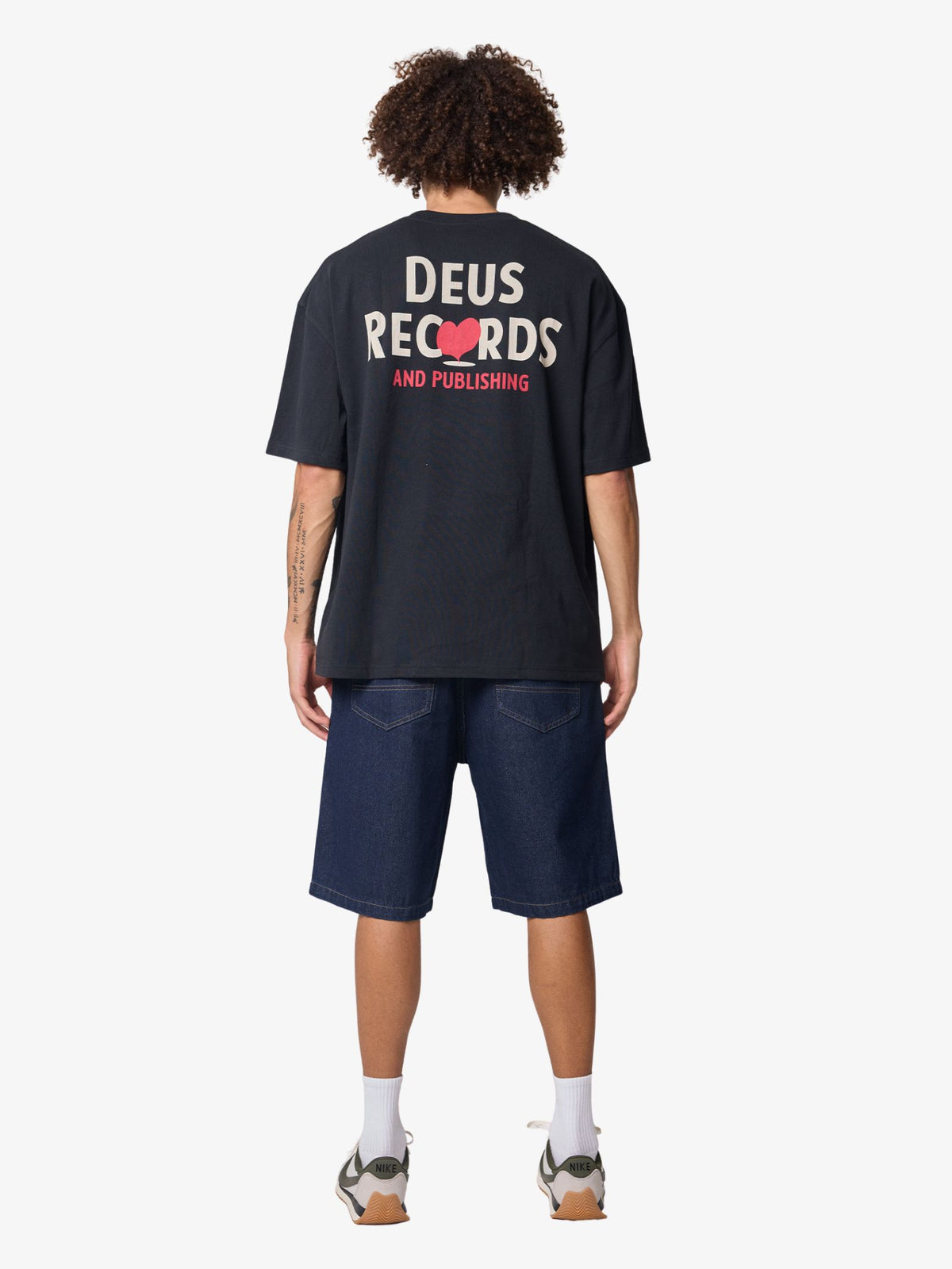 Deus Deep Cut Tee | Black