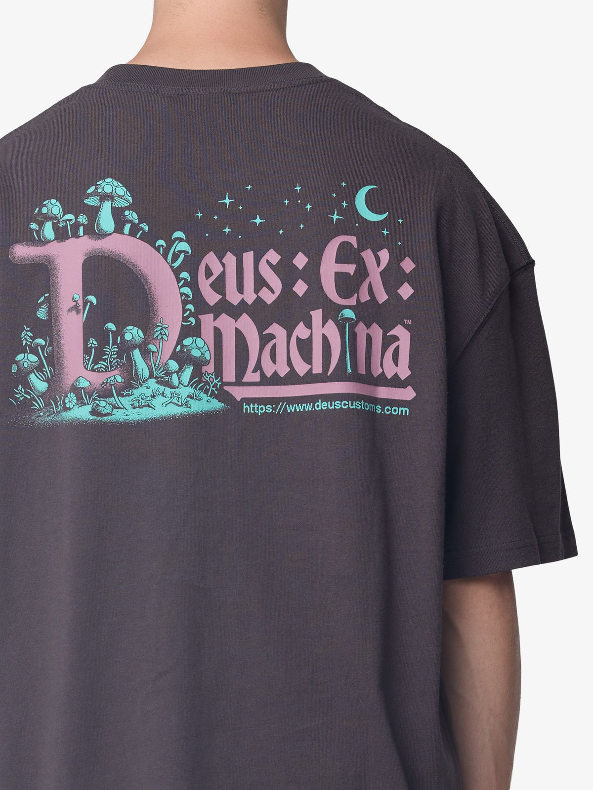 Deus Mycelium Tee | Anthracite