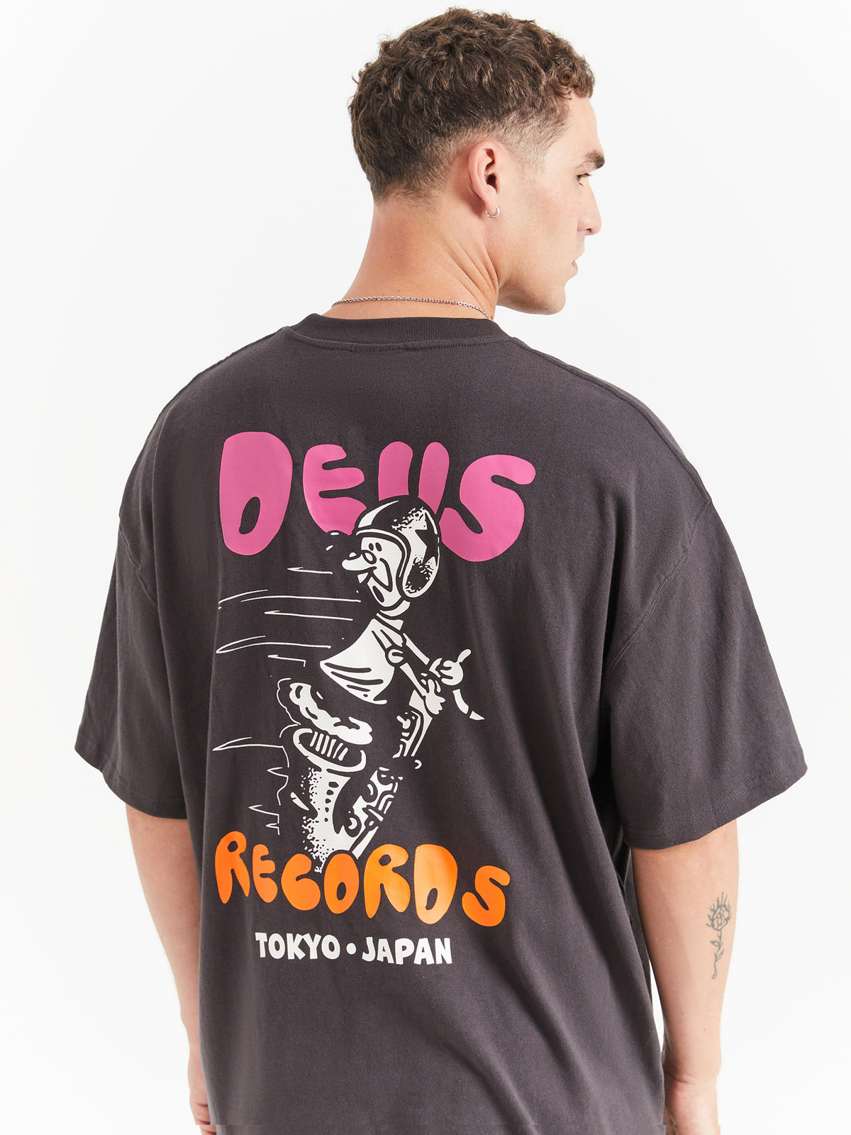 Deus Sax And The City T-Shirt | Anthracite