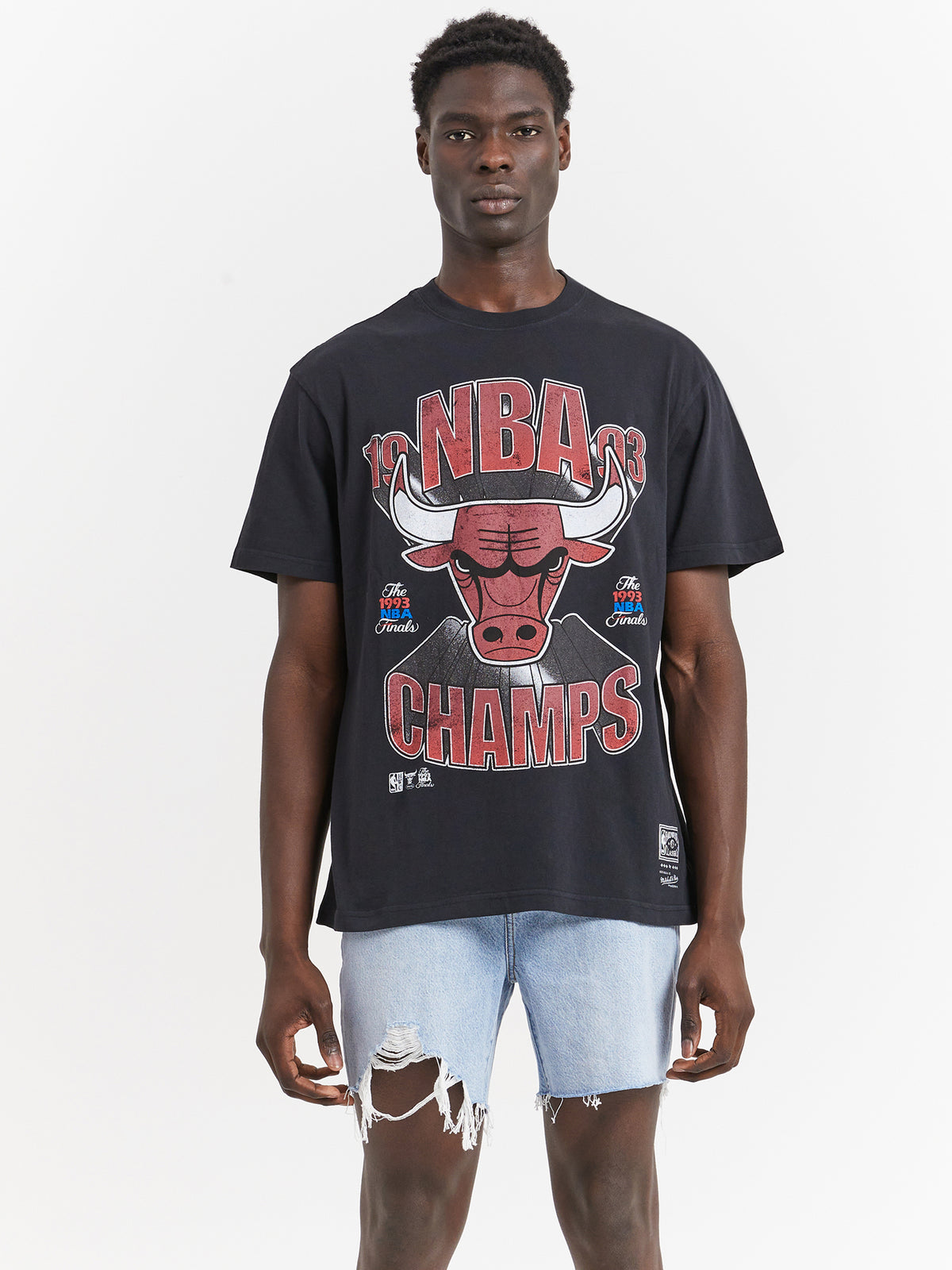 Mitchell & Ness Bust Out NBA Champs Chicago Bulls T-Shirt | Faded Black
