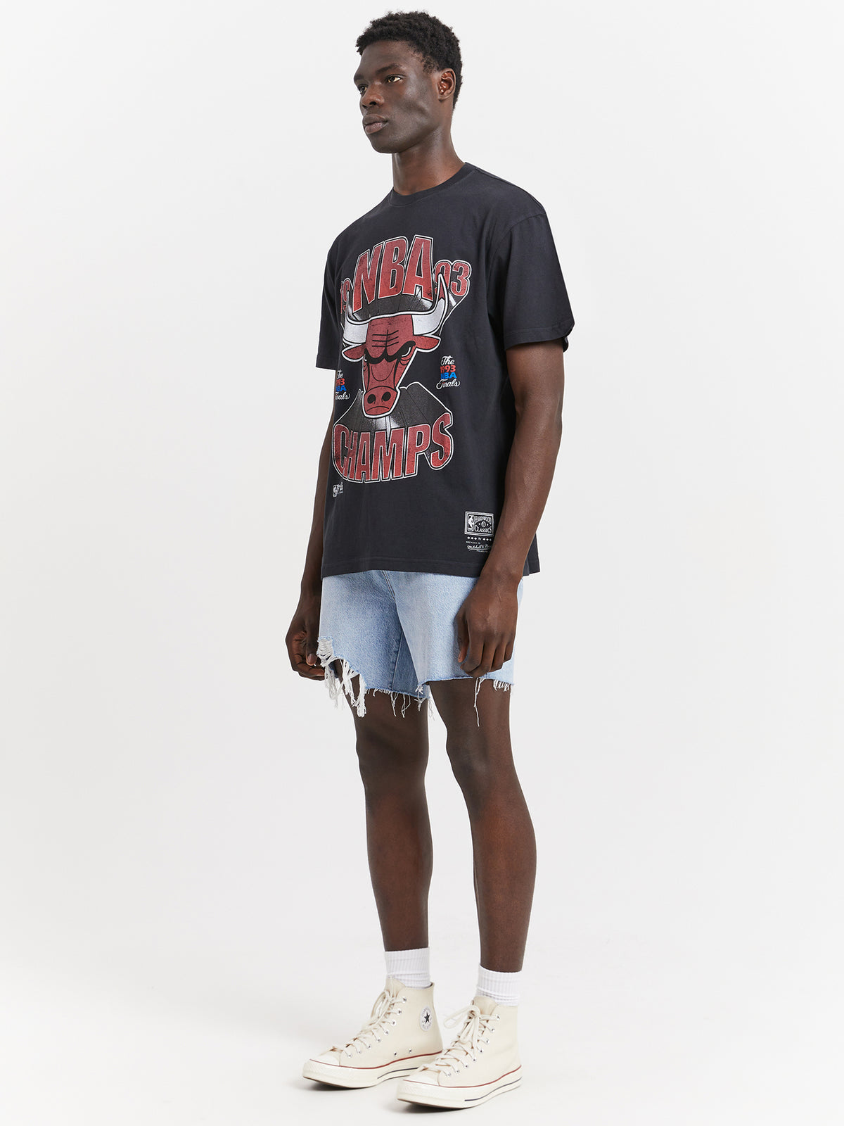 Mitchell & Ness Bust Out NBA Champs Chicago Bulls T-Shirt | Faded Black