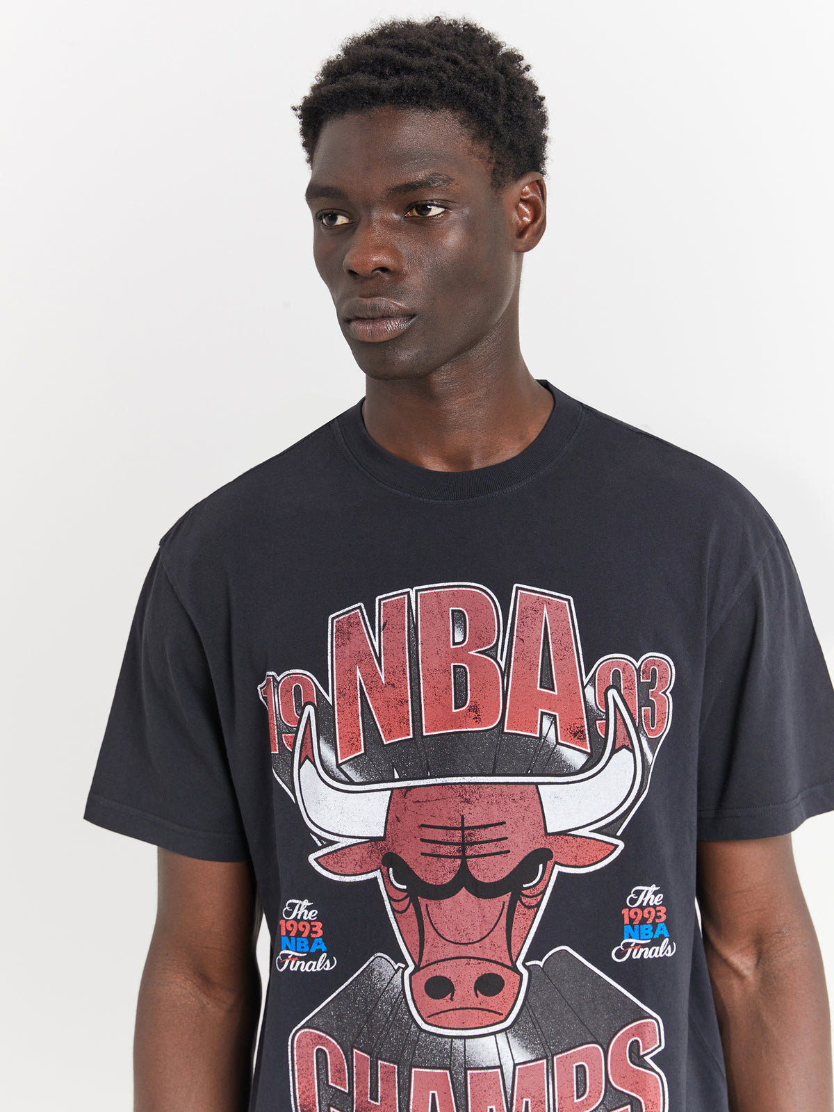 Mitchell & Ness Bust Out NBA Champs Chicago Bulls T-Shirt | Faded Black