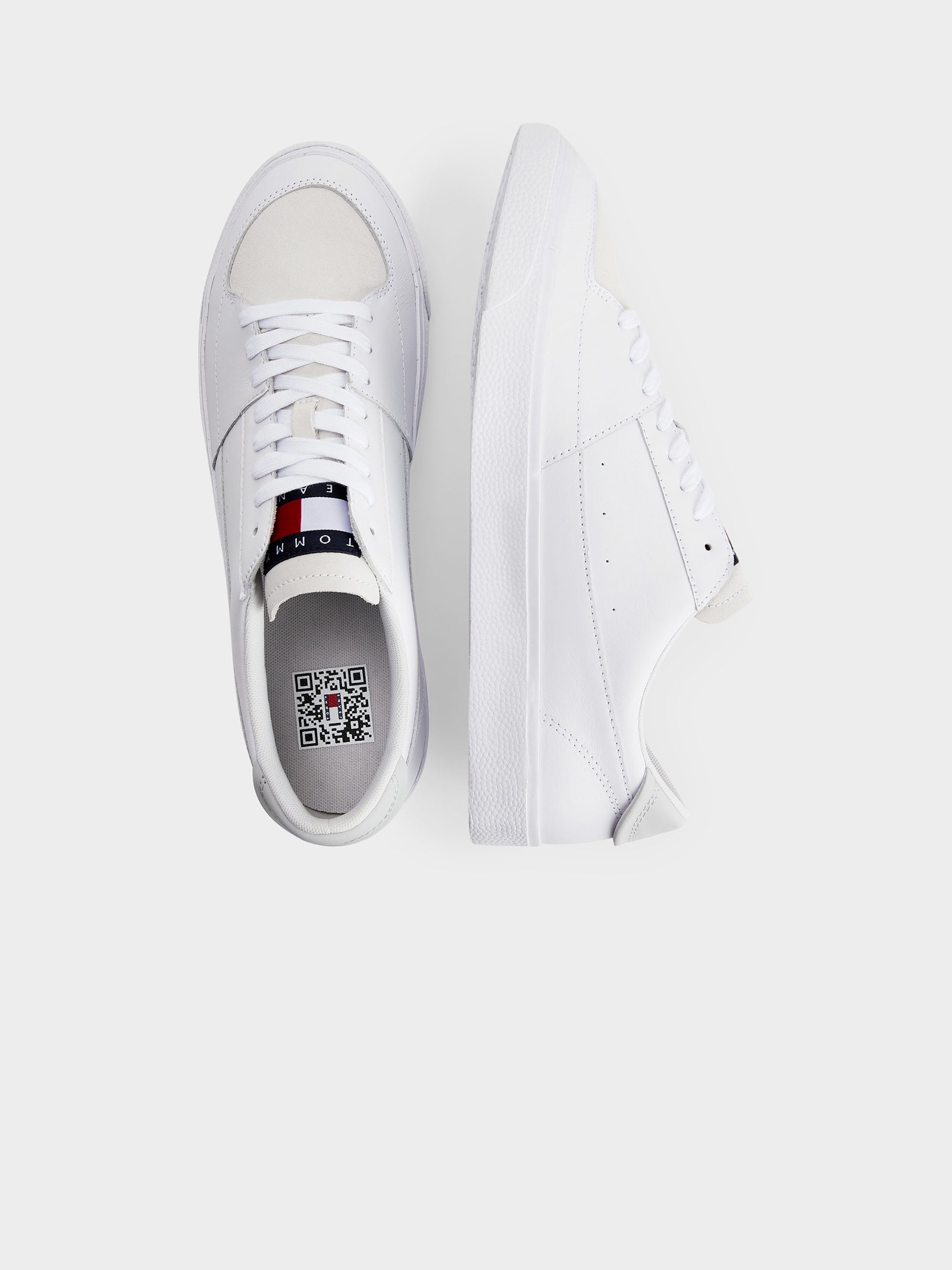 Mens Essential Badge Lace Up Trainers