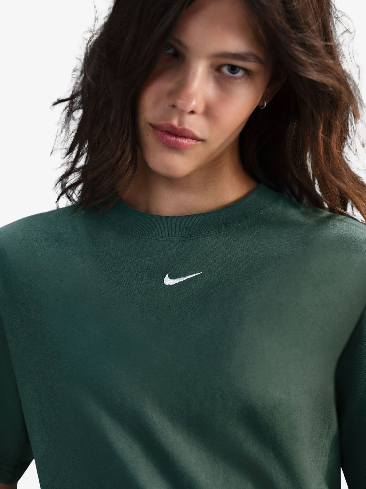 Nike Sportswear Essential T-Shirt | Vintage Green/White