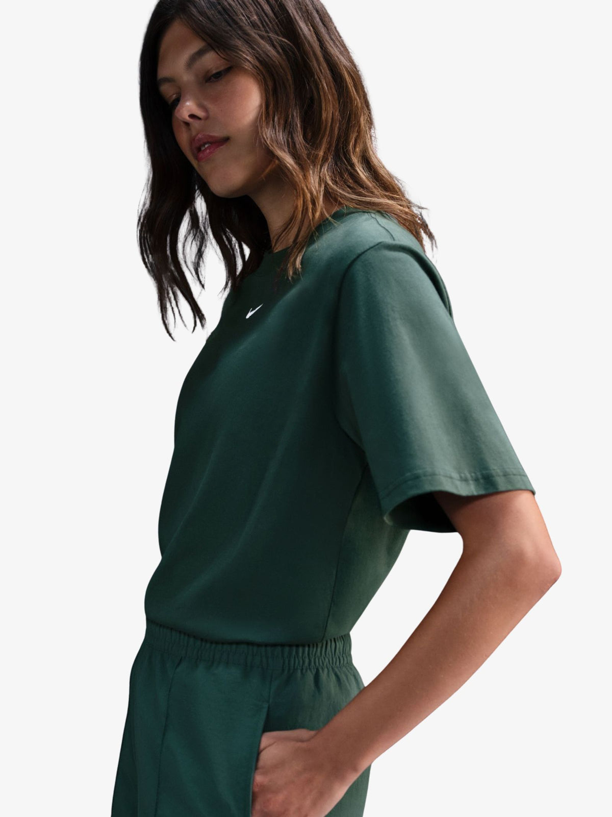 Nike Sportswear Essential T-Shirt | Vintage Green/White
