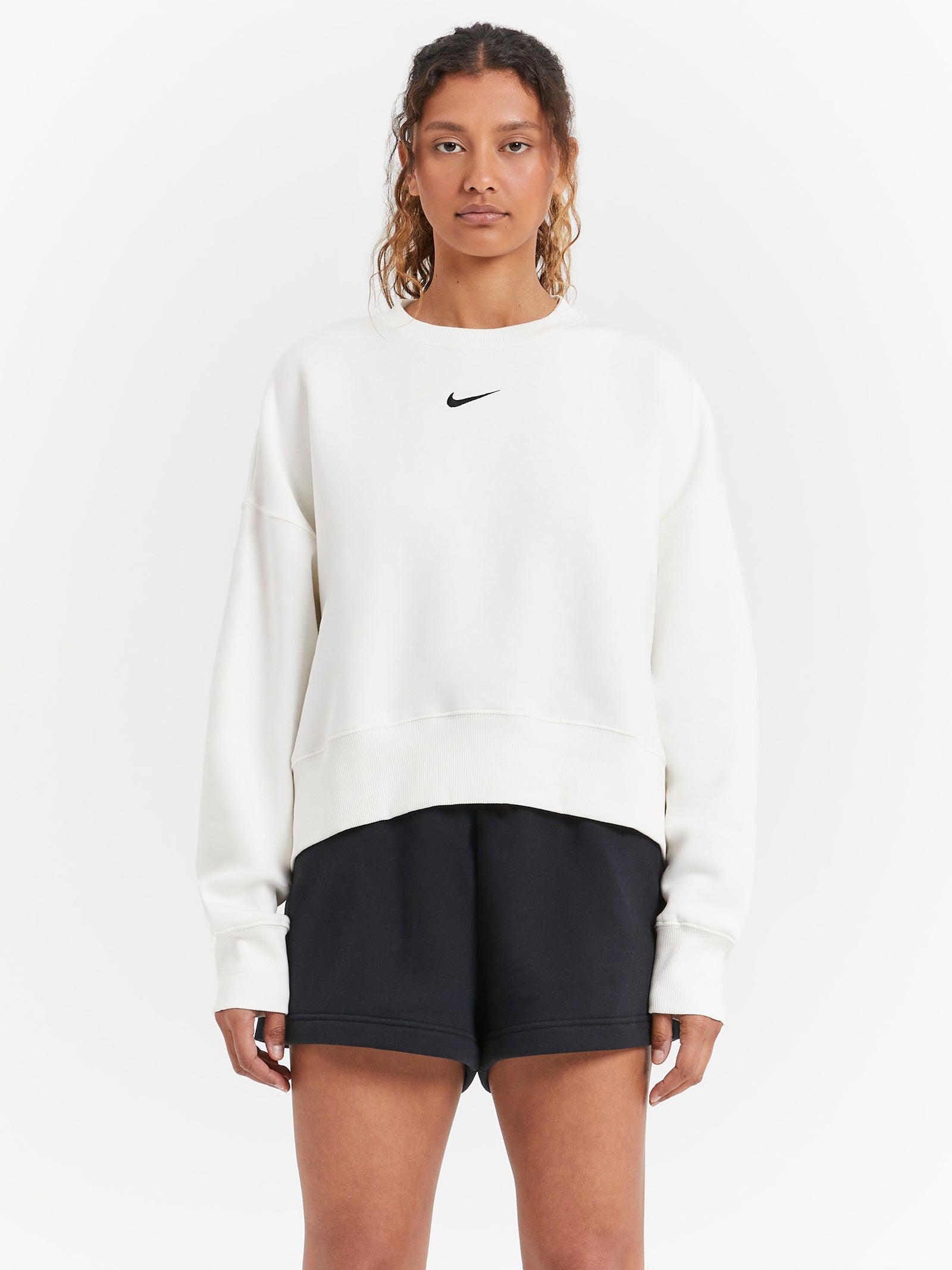 Oversized Women's Nike Crew Neck Sweatshirts Over Oversized