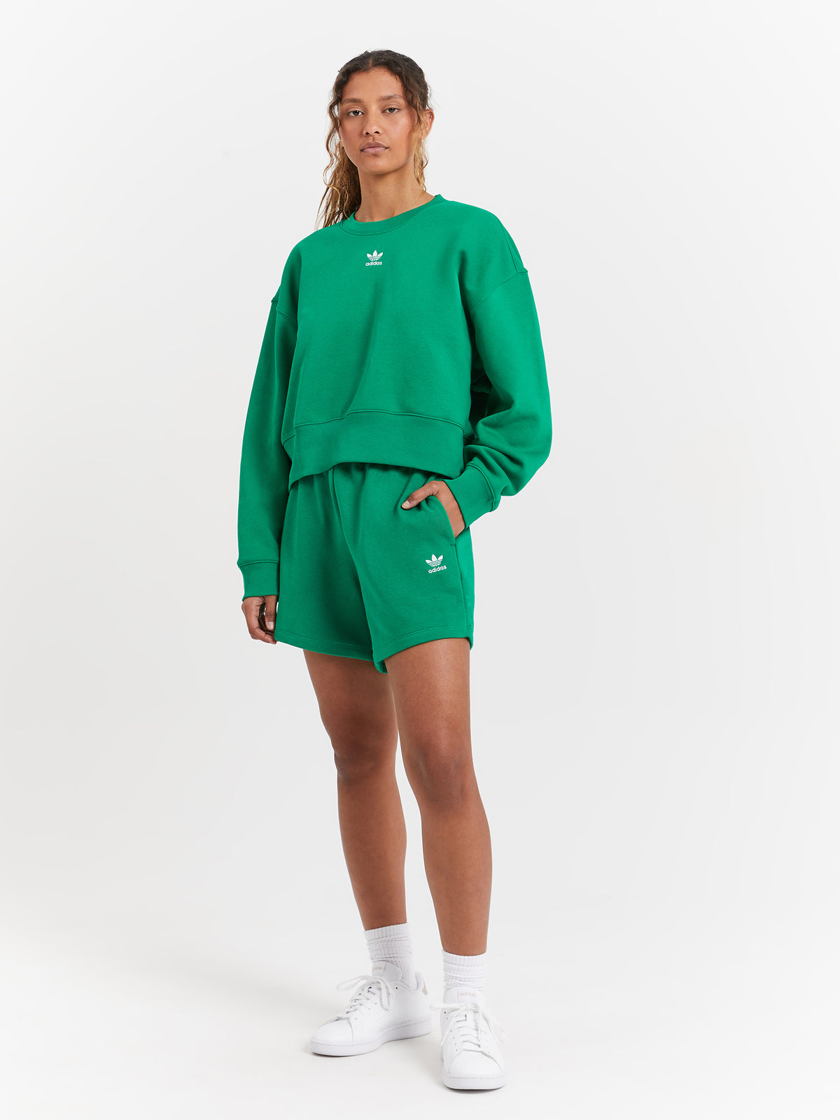 Adicolor Essentials Crew Sweatshirt in Green