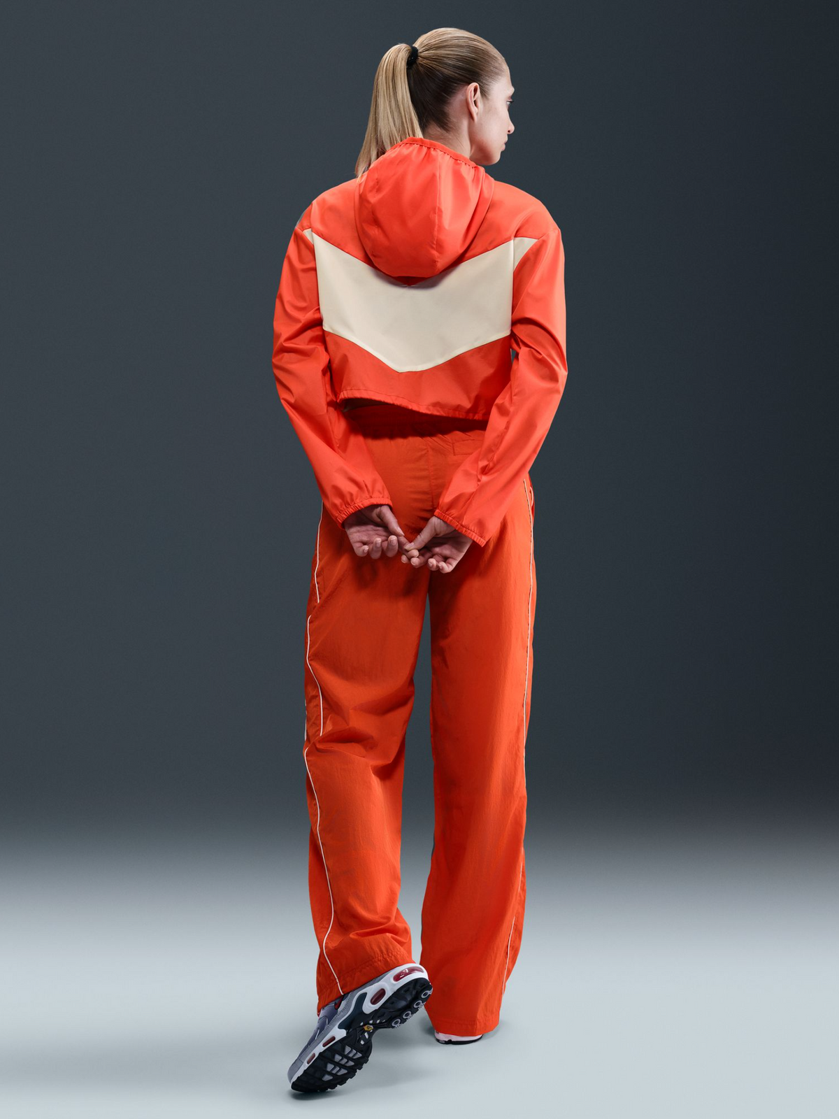 Nike Women's Loose Woven Hooded Jacket | Picante Red/Sail/Sail