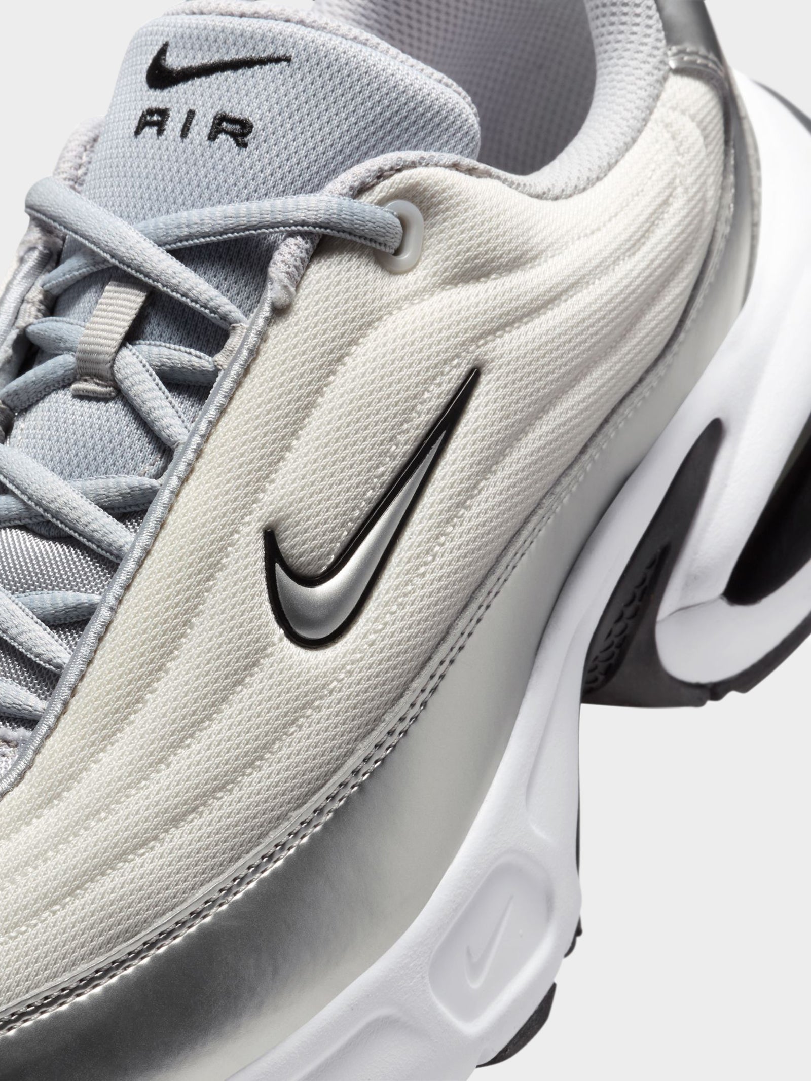 Nike Womens Air Max Portal SE Sneakers