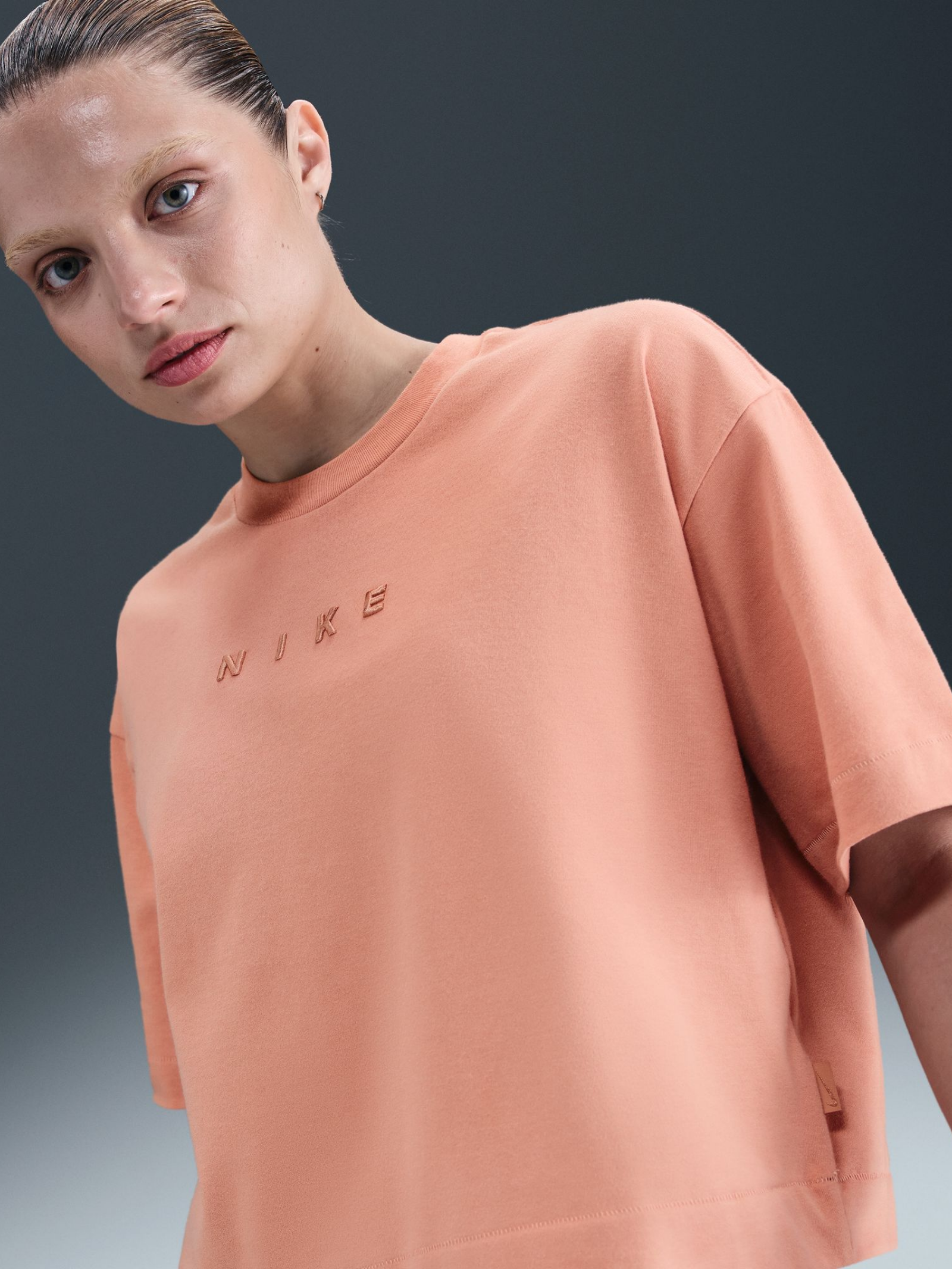 Nike NSW Boxy Short-Sleeve T-Shirt Rose Gold/Sail1