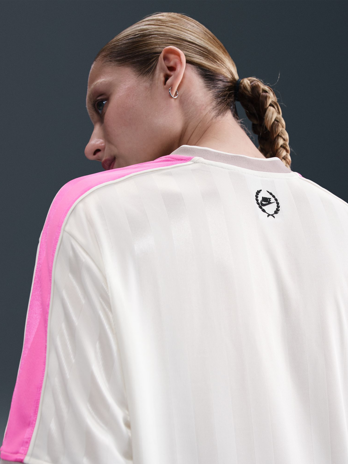 Nike NSW V Neck Jersey | Sail/Plyfl Pnk/Clg Gry/Blk