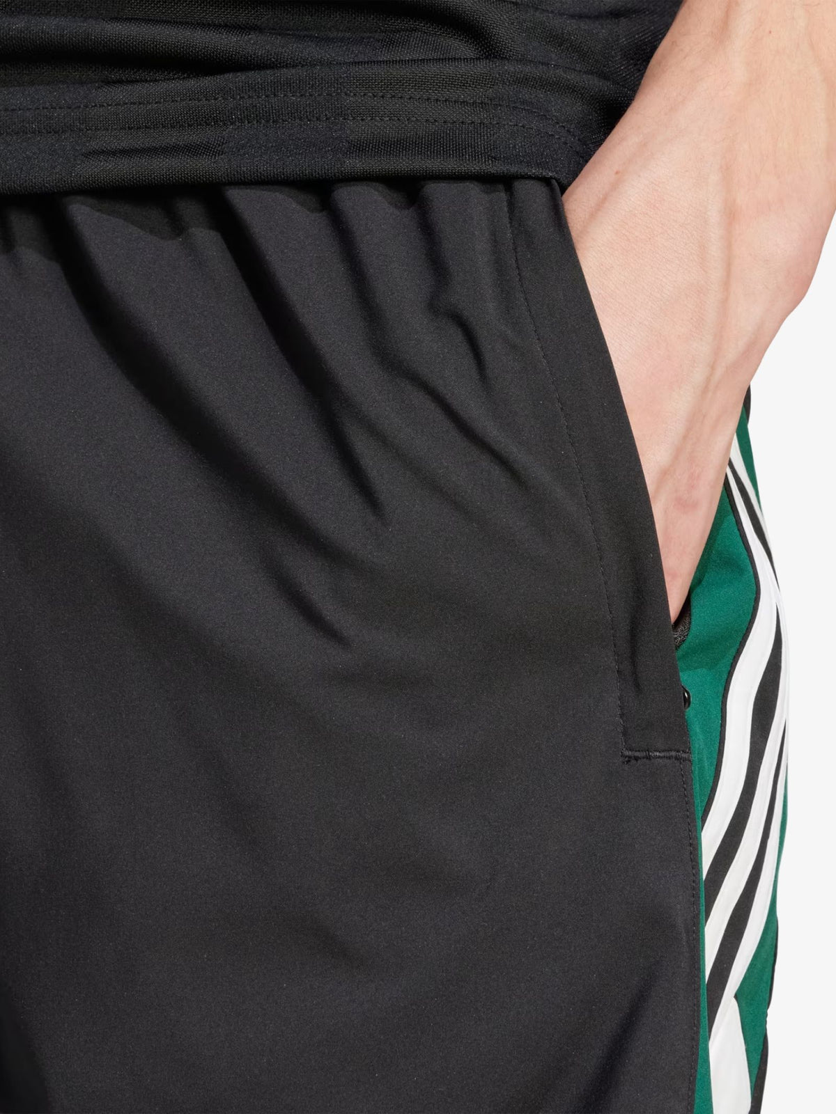 Adidas 90s Football Shorts | Black
