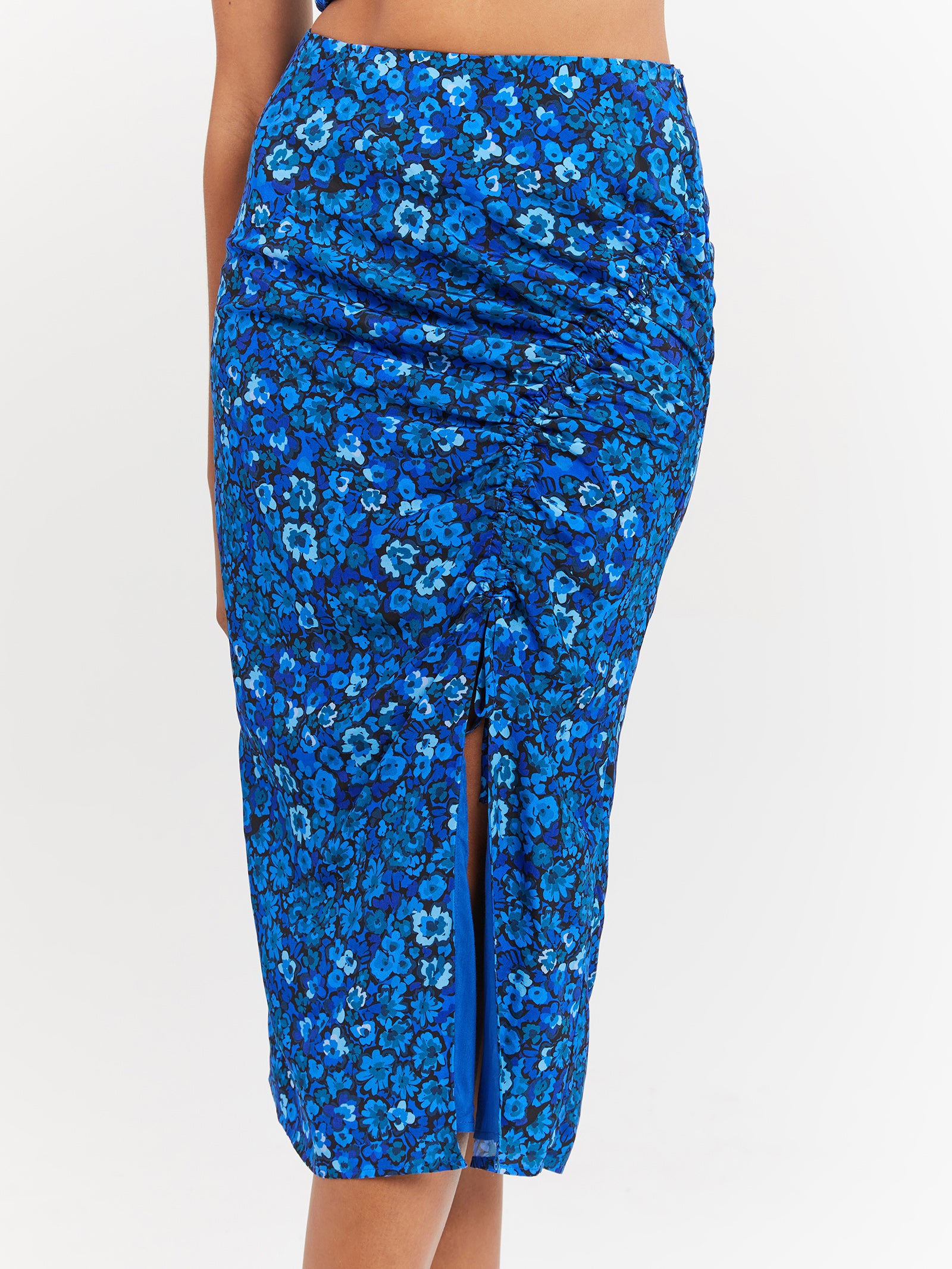 Elyna Ruched Midi Skirt in Azure Floral