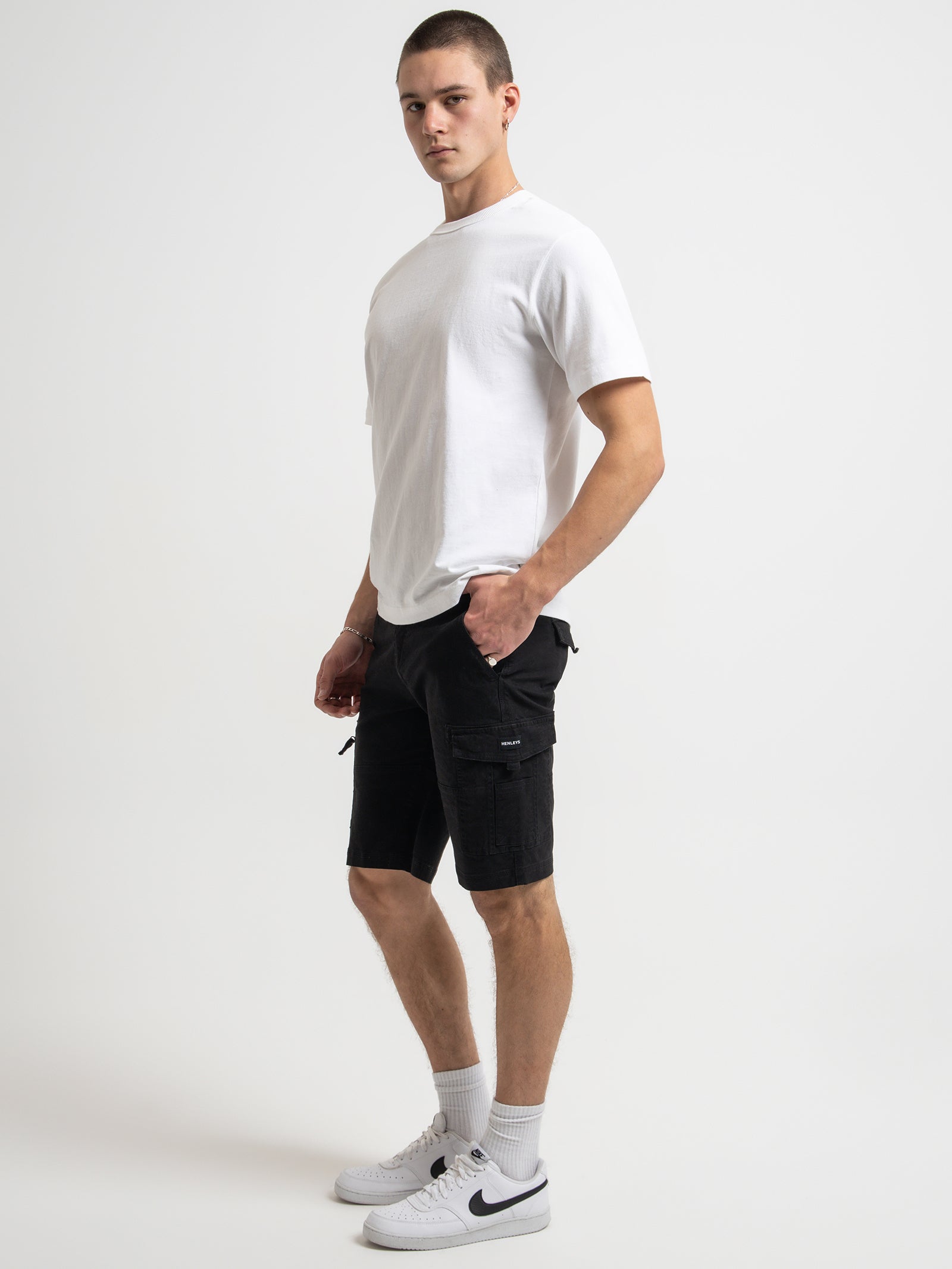 Leon Cargo Shorts in Black