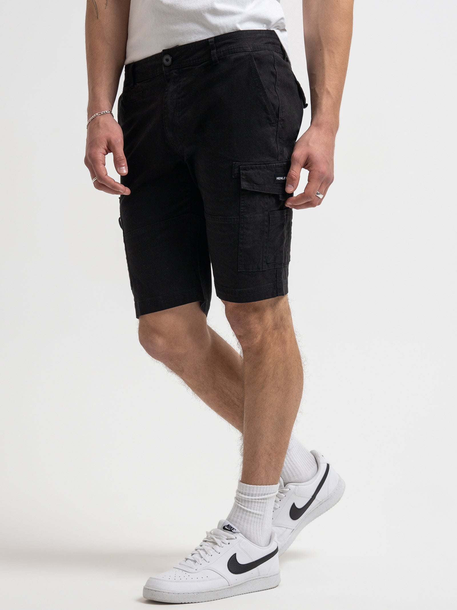 Leon Cargo Shorts in Black
