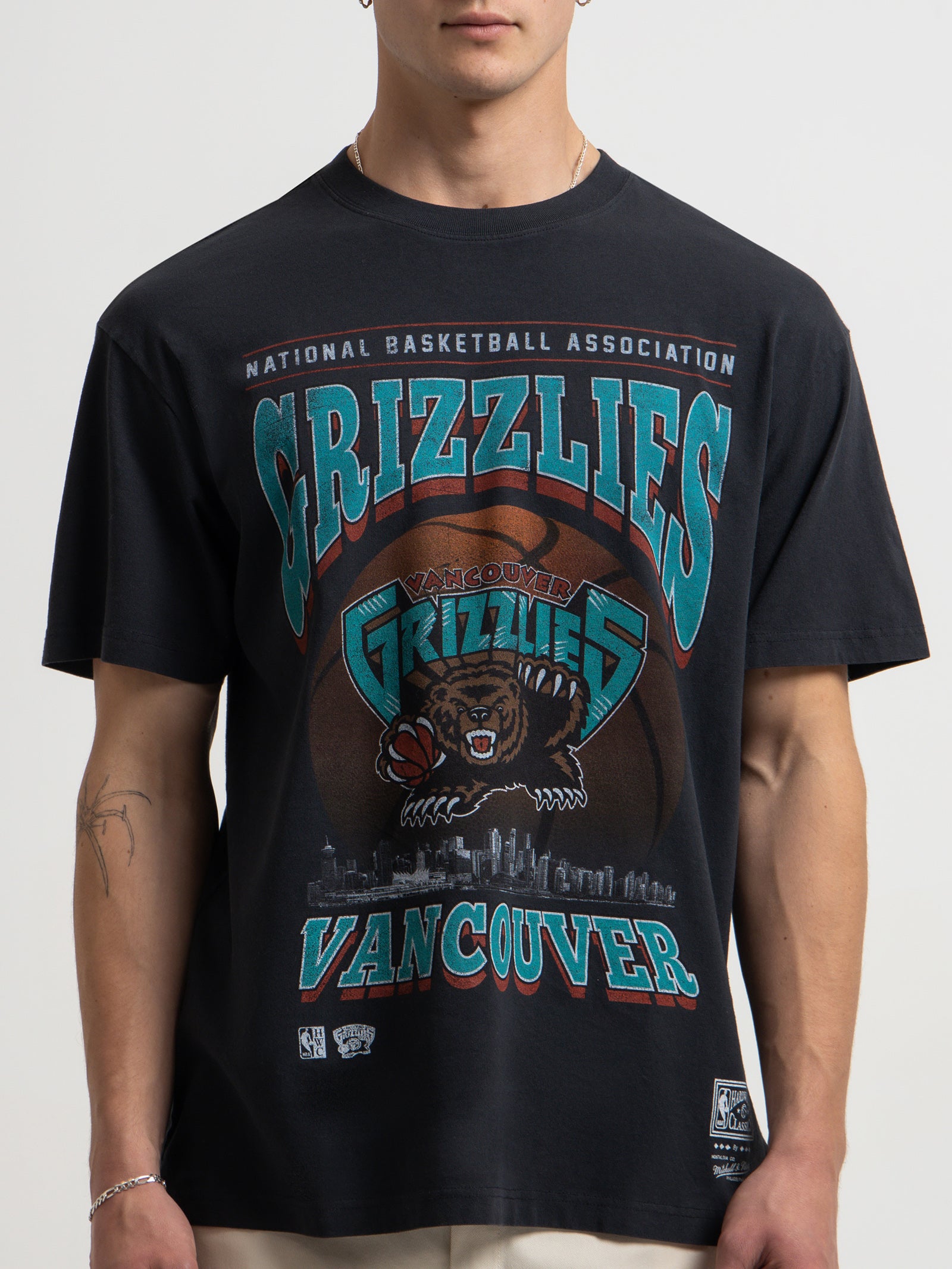 Vancouver Grizzlies Skyline T-Shirt in Faded Black - Glue Store